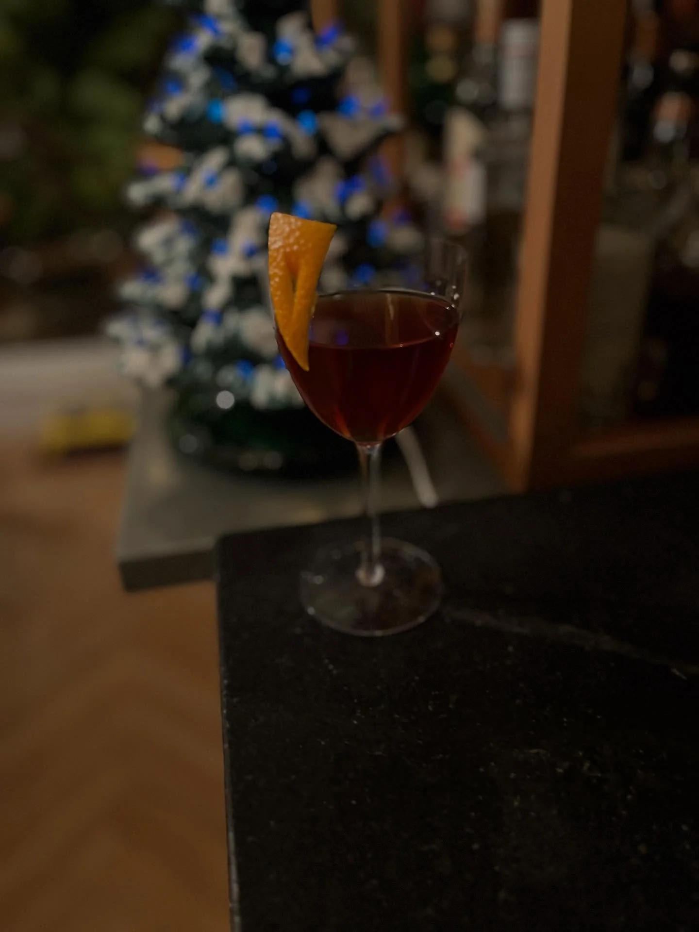 Happy Friday!

This weeks #tailoredtipple is perfect for the holiday season.

Country Life

1 1/2 oz Rye
3/4 oz dark rum
3/4 oz ruby port
2 dashes orange bitters

Add all of the ingredients to a mixing glass filled with ice. Stir until frosty. Strain