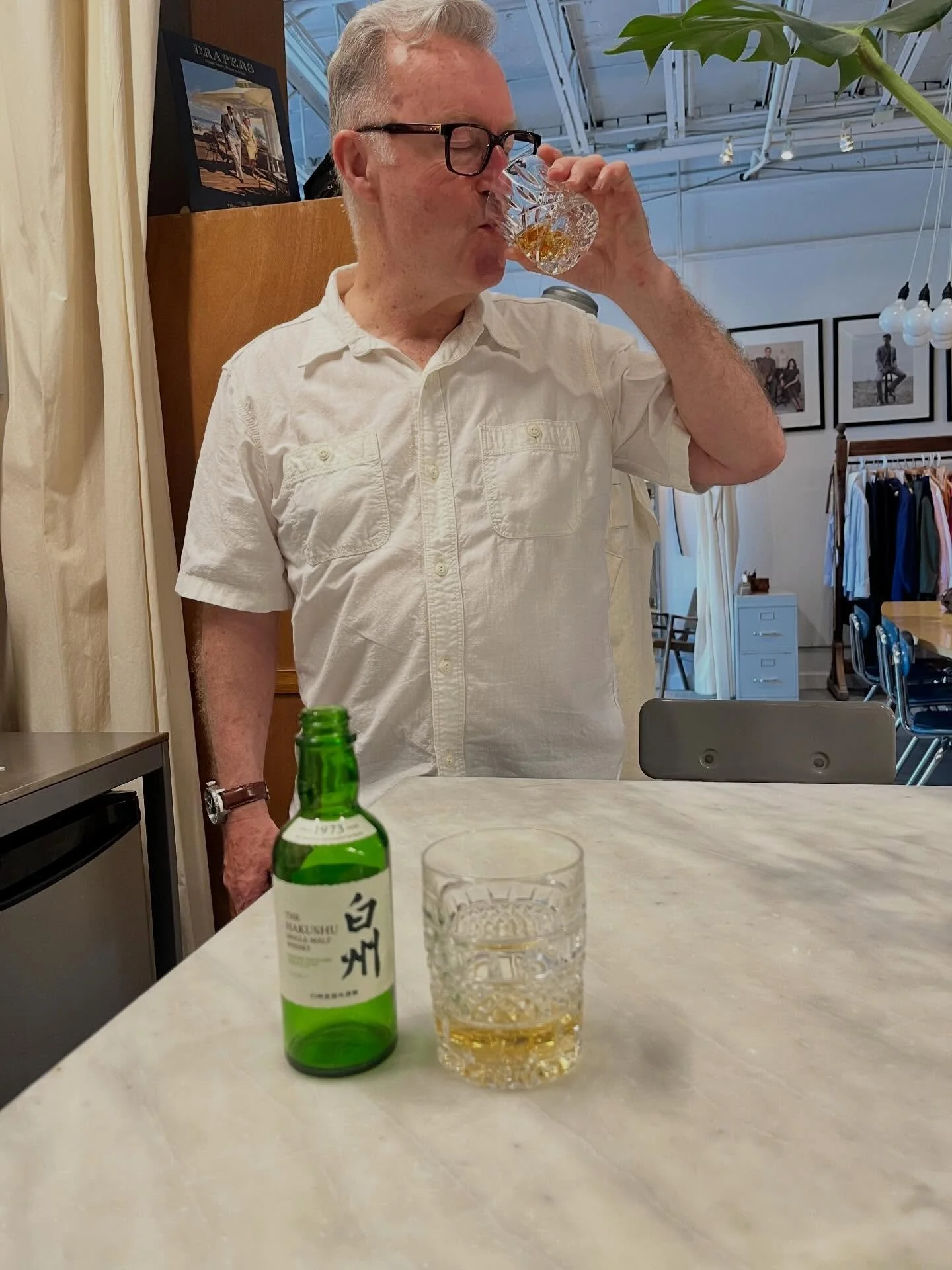 Happy Friday! This weeks #tailoredtipple was brought to us by the amazing @marknowacz a Japanese Whisky from Hakushu disterllery