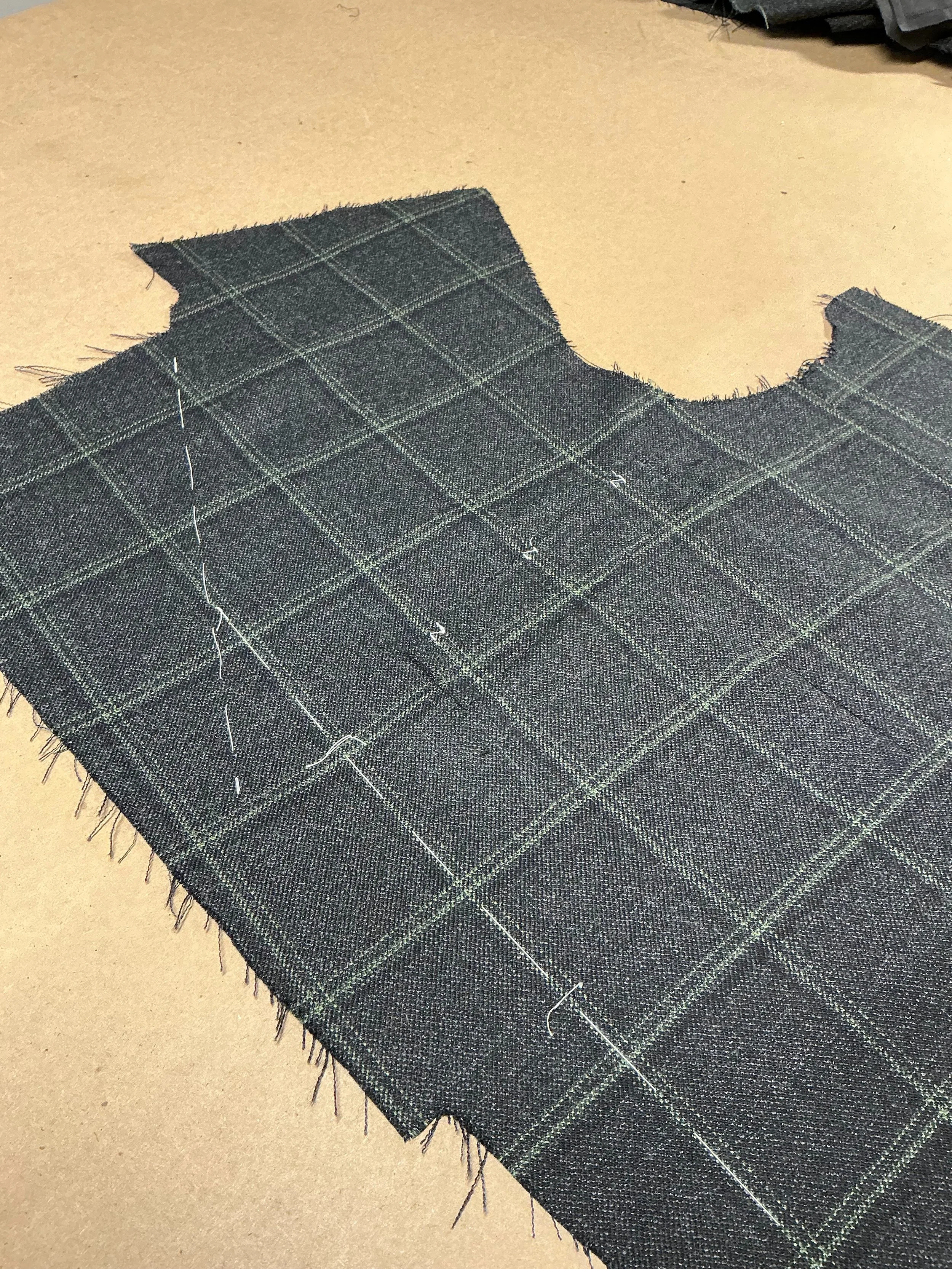A few more details from Craig&rsquo;s 1915 suit as it progresses- pattern matching pockets and some internal construction details

#torontobespoke #customtailoring #historicaltailoring #wool #suiting