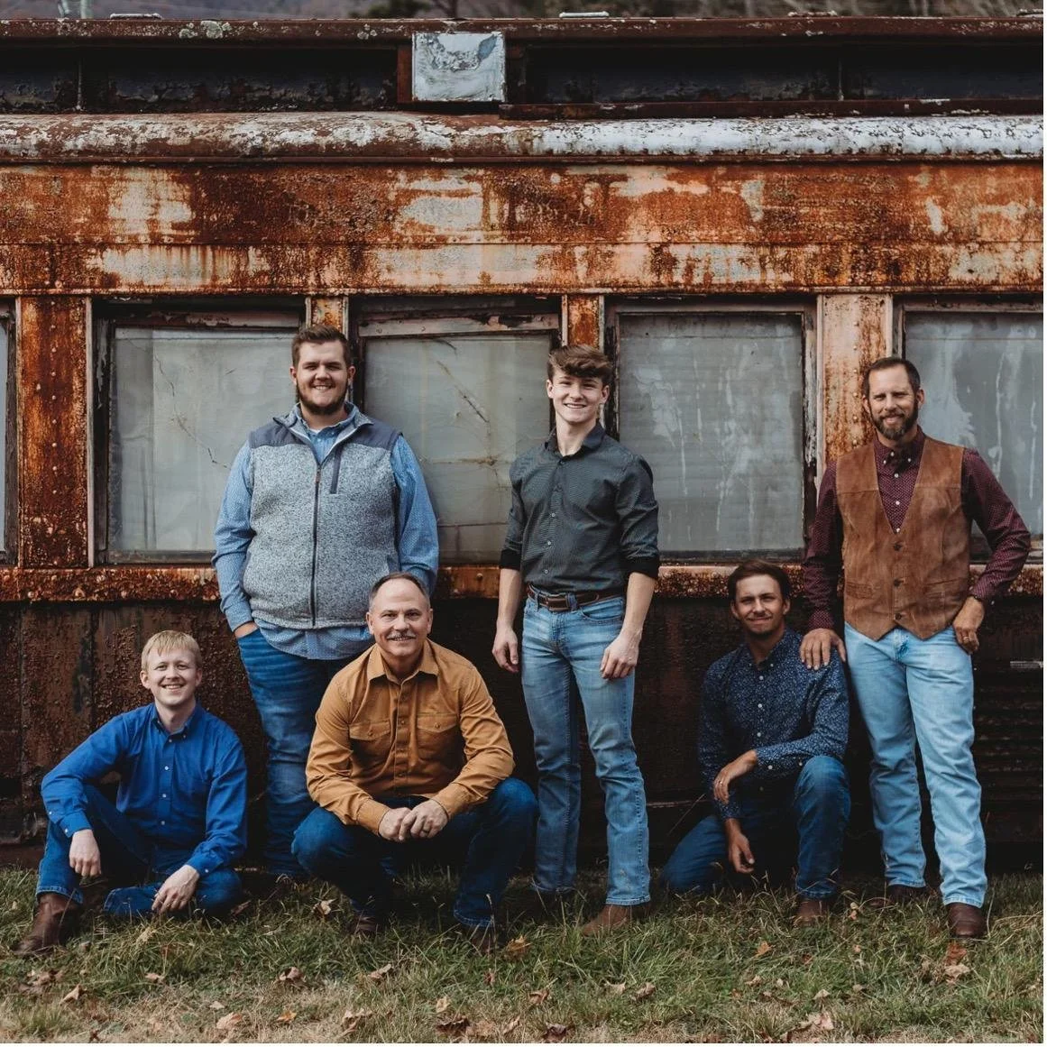 CARSON PETERS AND IRON MOUNTAIN SIGNS WITH BILLY BLUE