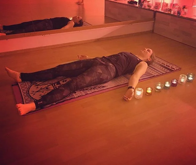 Uppáhalds - slökun ❤️😊 #soliryogaaskorun2017 #yoga #savasana #day7