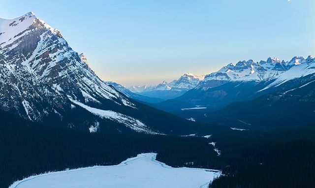 Last photo from my pics at Peyto Lake. This one is a wide angle shot taken at 16mm. Which of the last three do you prefer? ⠀⠀⠀⠀⠀⠀⠀⠀⠀⠀⠀⠀
&bull;&bull;&bull;&bull;&bull;
🏷: #sonyalpha #sonyimages #landscapehunter #earthporn#sharecangeo #cangeotravel #e