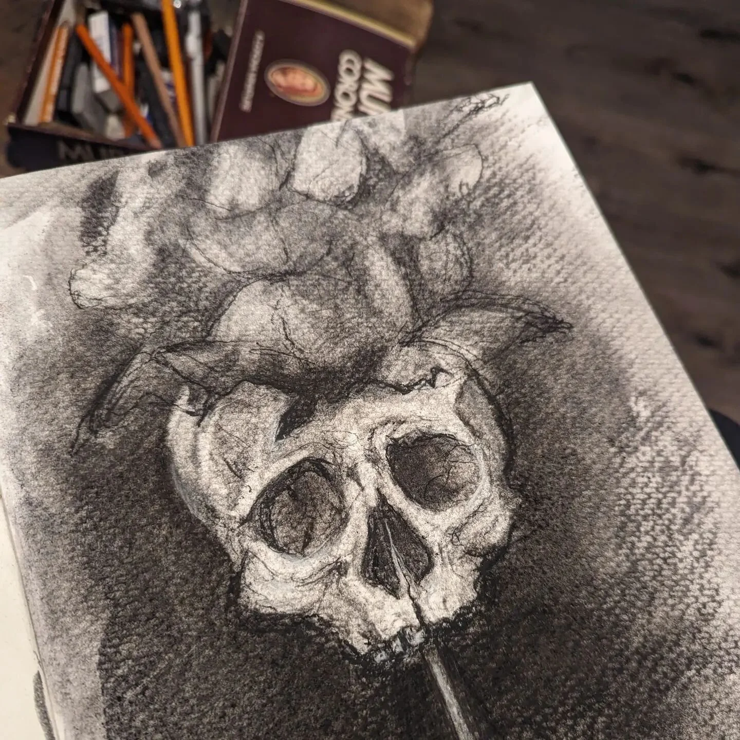 It's the most maddening thing, to be an out-of-practice artist. I want to draw and paint so badly, but nothing good has come of it.

Back to the basics, y'all. Drawin' bones. We'll get there again.