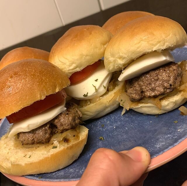 HOMEMADE @whitecastle sliders steamed over bed of cooked onions! #burgers #hamburgers #whitecastle #sliders #beefitswhatsfordinner #fastfood