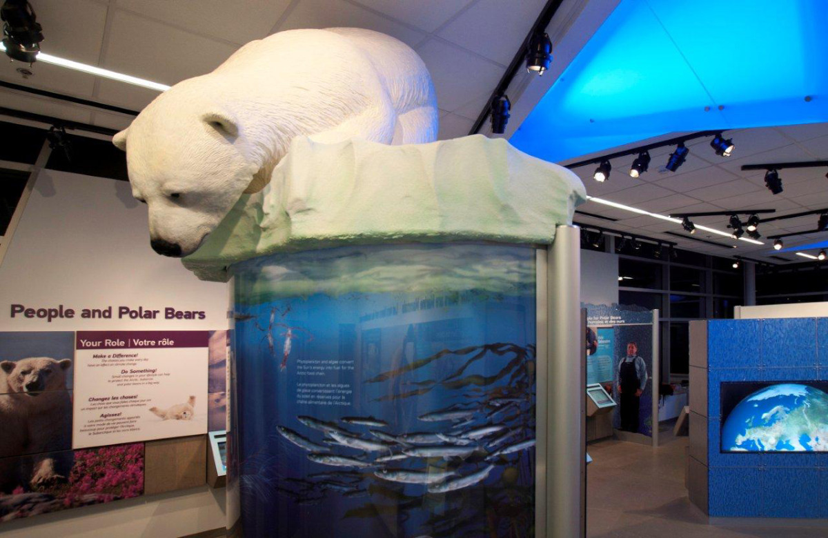 Life size polar bear, Assiniboine Park Zoo
