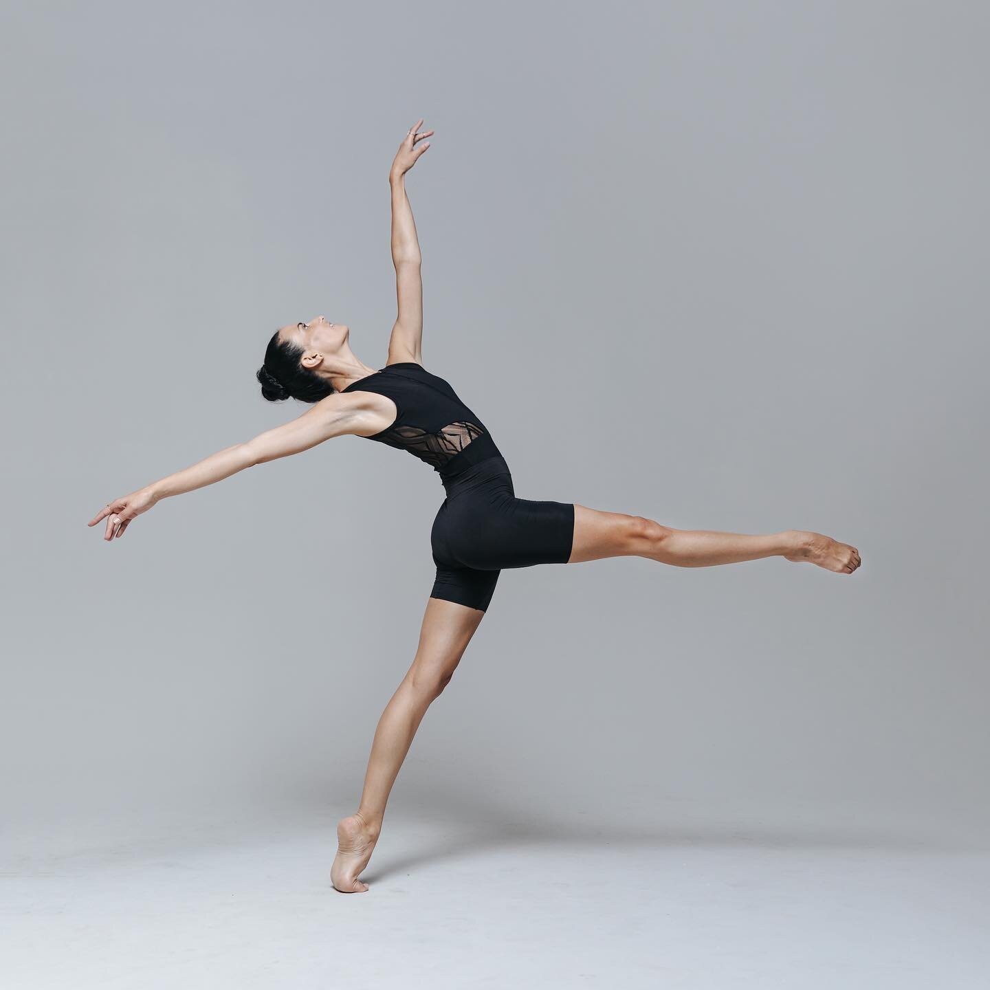 Art In Motion ✨// @goldenstateballet inaugural season 2021/22

Company artist @angrebelo
Photo @samzauschphoto

.
.
.

#ballet #sandiego #gsballet #gsb #thecompanydancer #balletlife #dancersofig #dancinglife #ballerina #dancephotography #balletfeet #