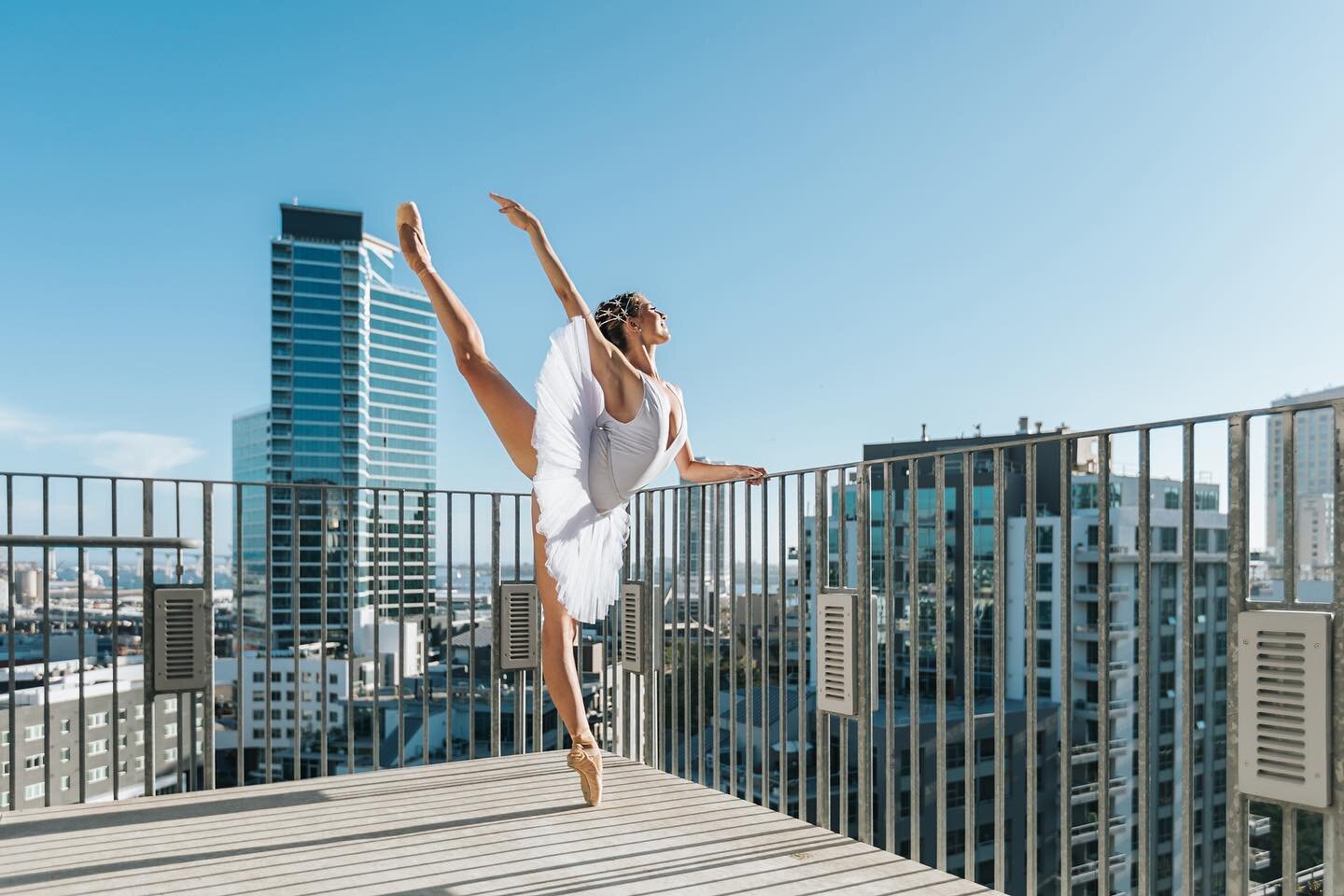 That #fridayfeeling when the sky&rsquo;s the limit ☁️✨ 

@goldenstateballet company dancer @victoriaajenkinss

Photo: @samzauschphoto 

#downtownsd #gaslampdistrict #eastvillagesd #dtsd #sandiegogram #sandiegopadres #padres #petcopark #ballerinaproje