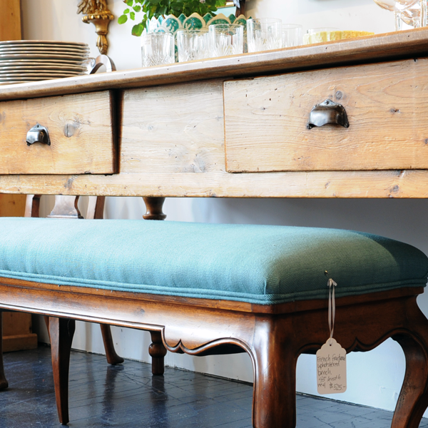 Lusterly_Grand_and_Water_FarmhouseTable.png