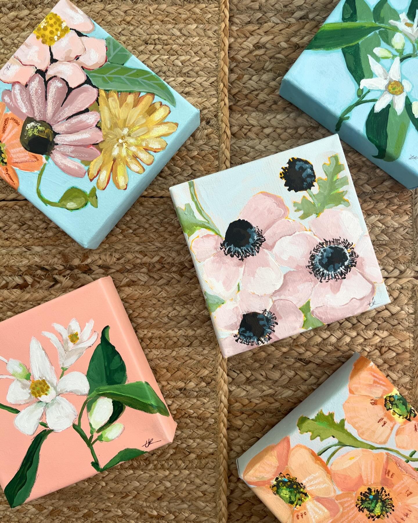 Sweet little florals are home from the gallery and awaiting their forever home. 

Shop link in bio
6x6 acrylic on canvas
$70

#floralart #miniart #florallove #foreverflowers #artforyourhome #shopsmall #makeyourhomebeautiful #createjoy #sharejoy #gath