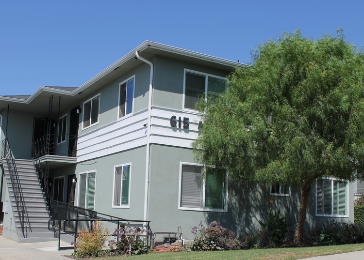 Aerick Apartments - Inglewood, CA