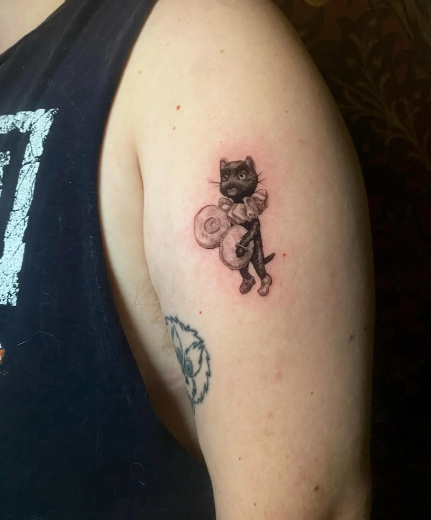 Goofy little guy for Wesley! 🐈&zwj;⬛🎶

 #animaltattoo #tattoodesigns #tattoodesign #cutetattoo #cutetattoos #flashtattoos #tattooflash #denton #dentontattoos #dentontattooartist #dentontattoo #dallastattoo #dallastattooartist #fortworthtattooartist