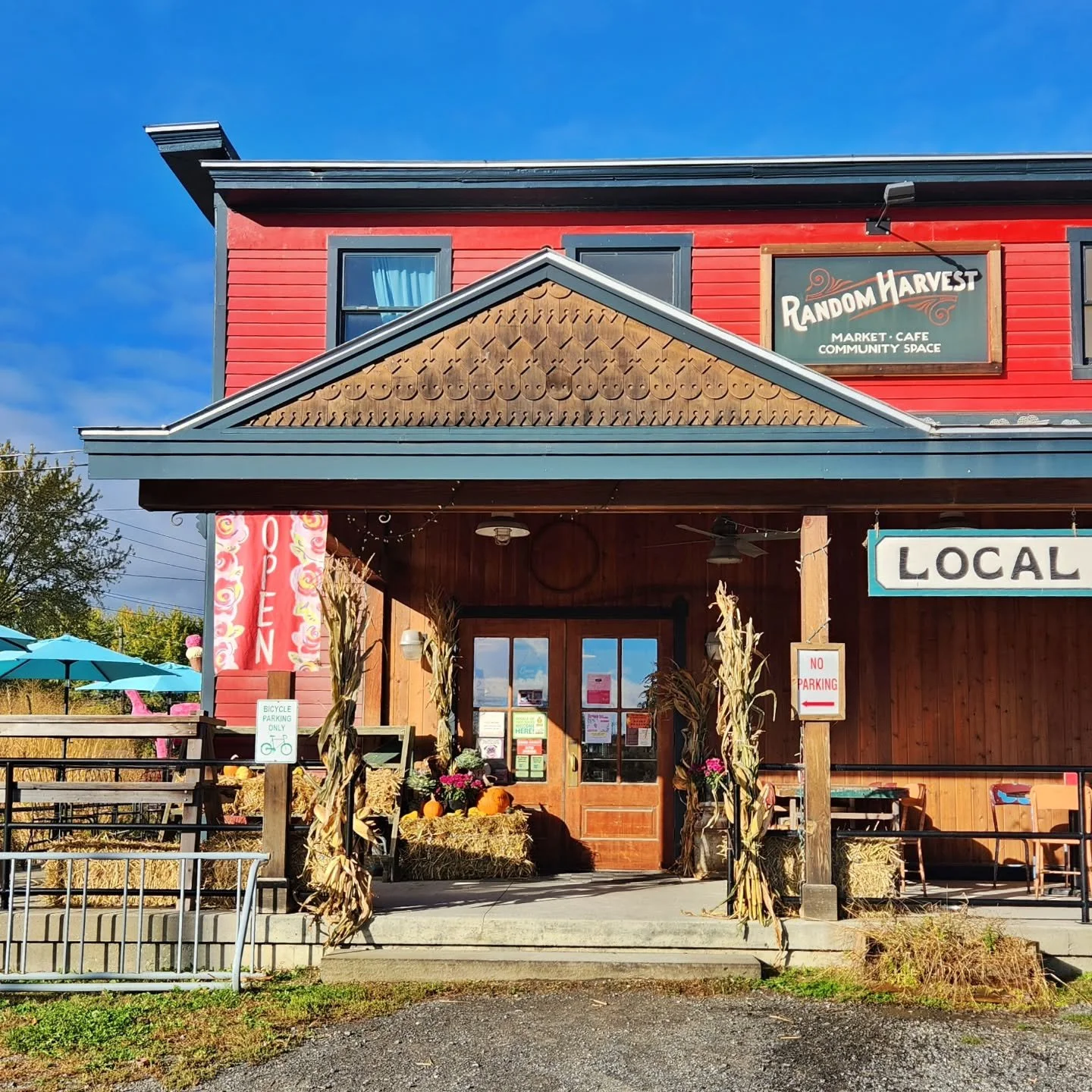 Lookin' Autumnal over here at Random Harvest!