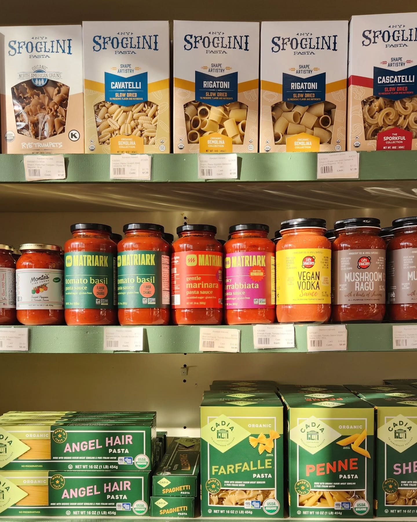 Keep dinner plans simple with some tasty pasta + sauce!