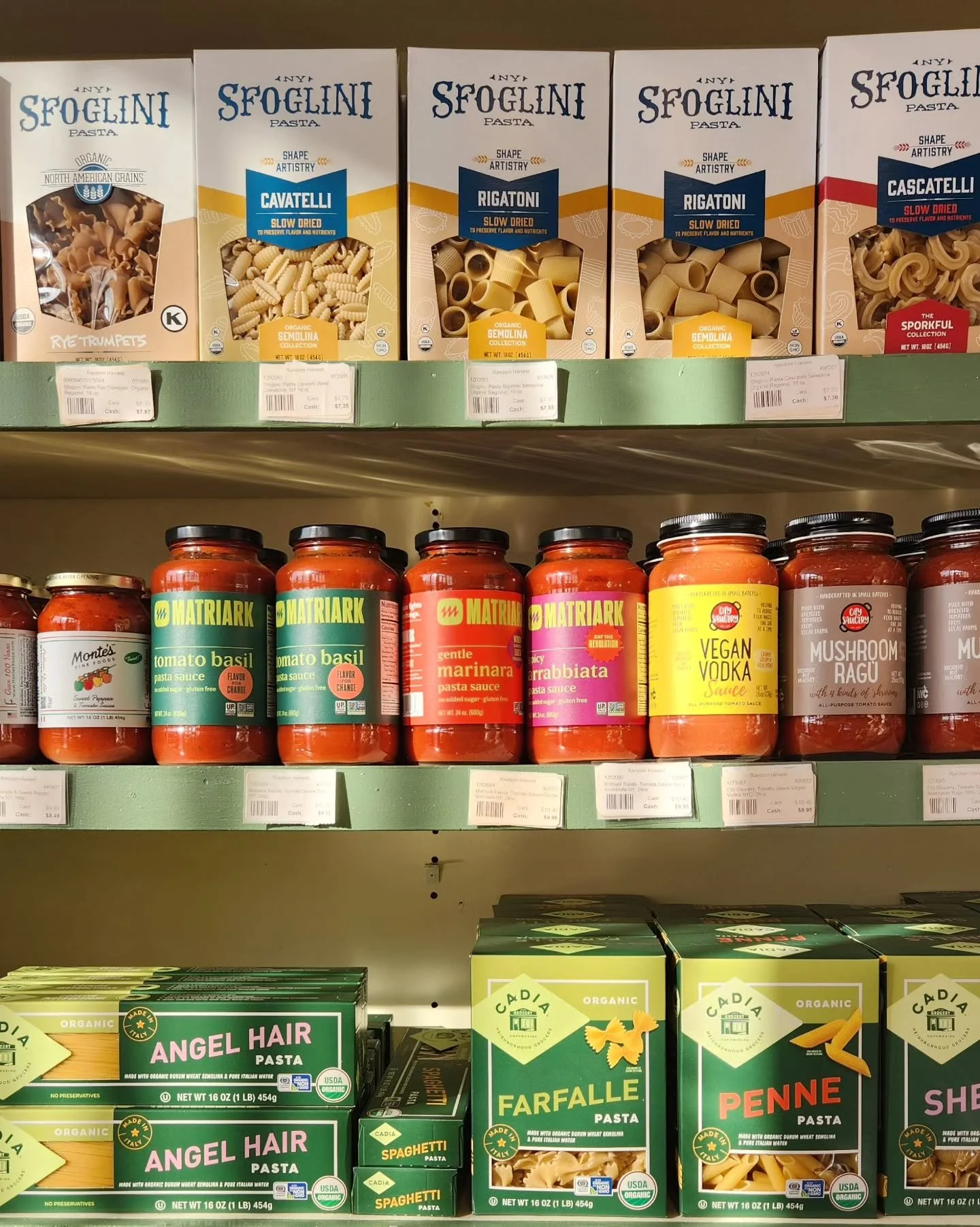 Keep dinner plans simple with some tasty pasta + sauce!