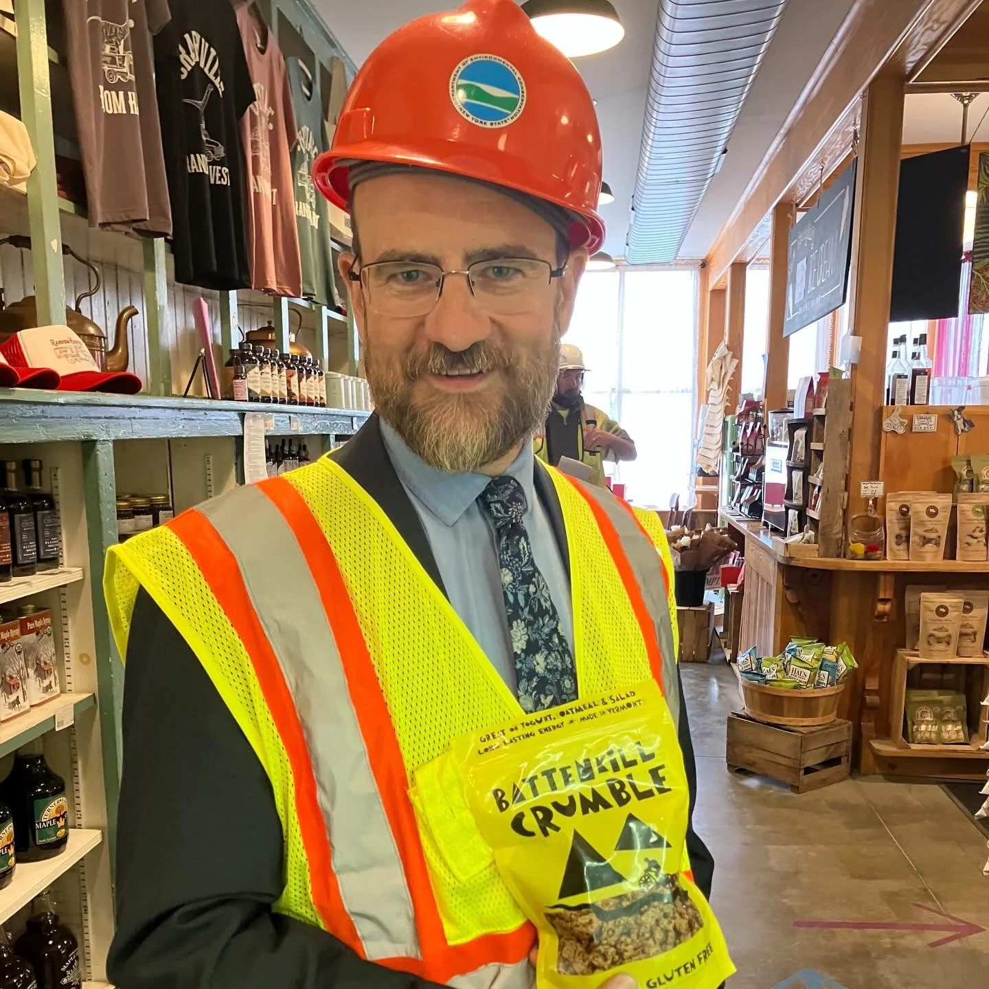 The DEC crew is hard at work outside and hard work requires good snacks; luckily we have soooo many, including this yummy brittle from @battenkillwholesomefoods 

Open 8-7 all weekend. Come get yours 💗