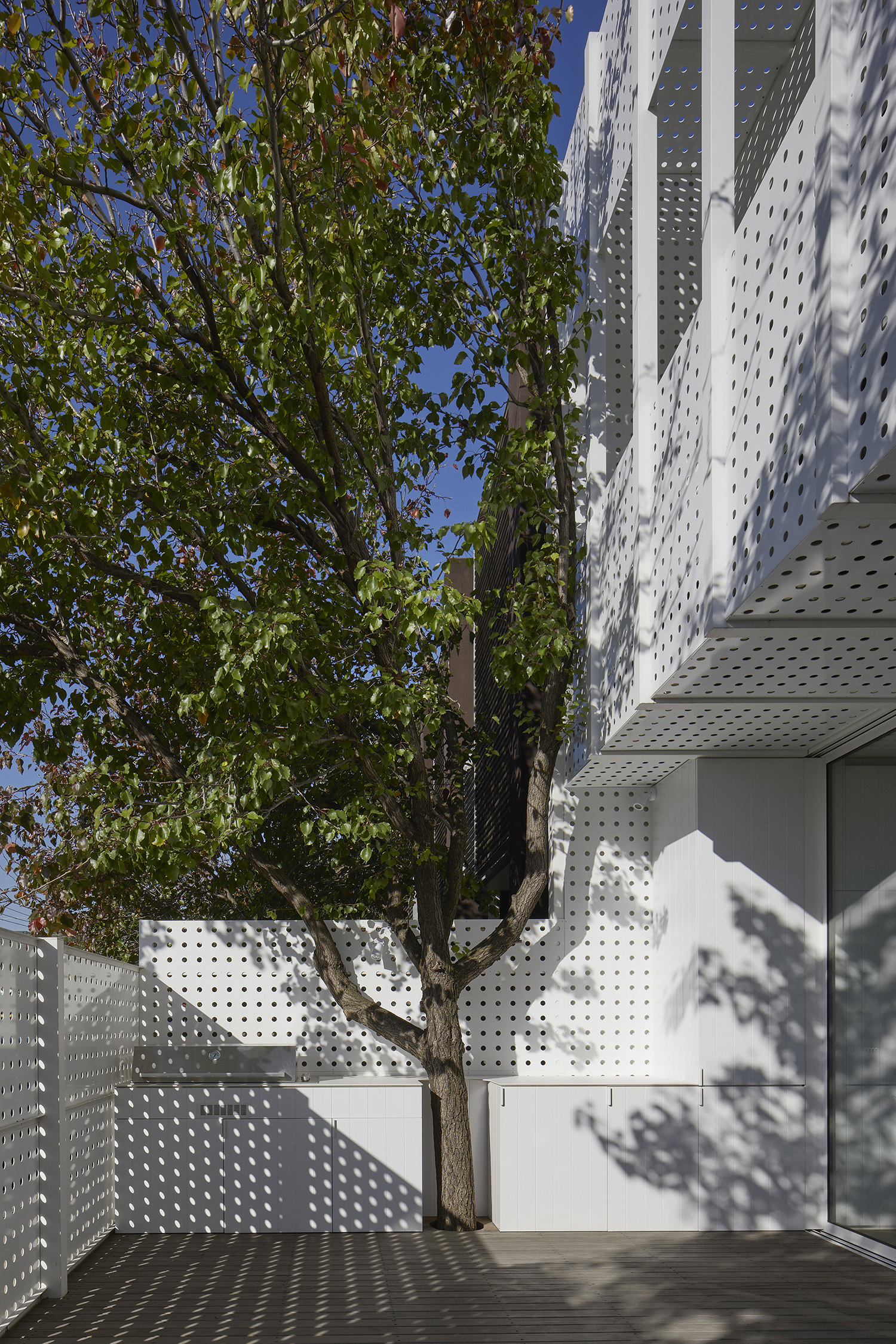 NORTHBOURNE_perfpad_north courtyard a.jpg
