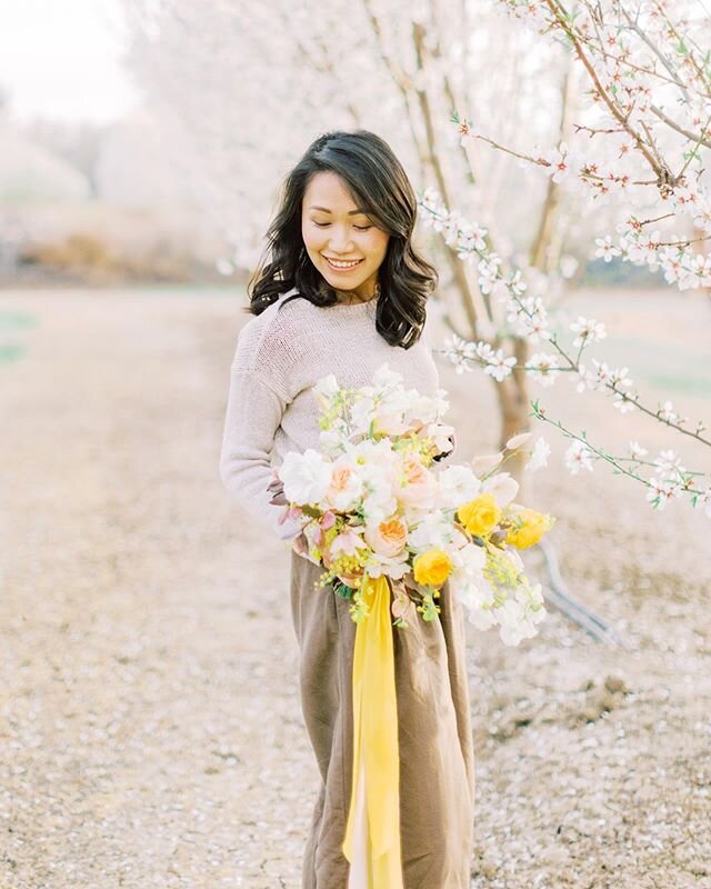 Happy weekend everyone! When you bring your hub to a shoot, he asked you to be his model before the REAL session happened. 🤪🤪