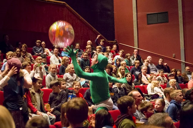 2015_listies_crowd058_lr.jpg