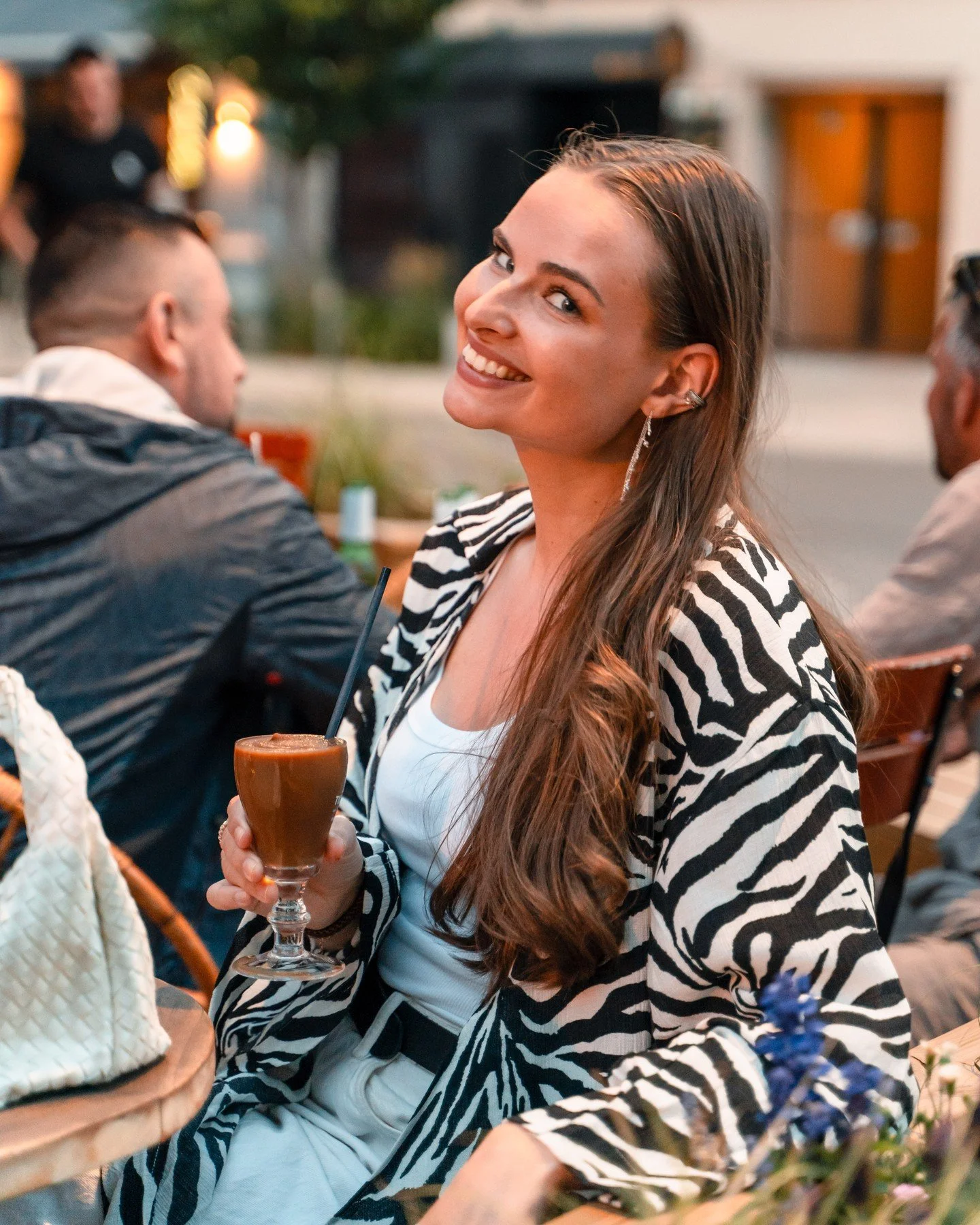 We just can't get over our outdoor seating😍 Best vibes, drinks and atmosphere at L&oslash;kka🙌

#nedrel&oslash;kka #nedrel&oslash;kkacocktailbar #grunerl&oslash;kka #visitlokka #oslo #visitoslo