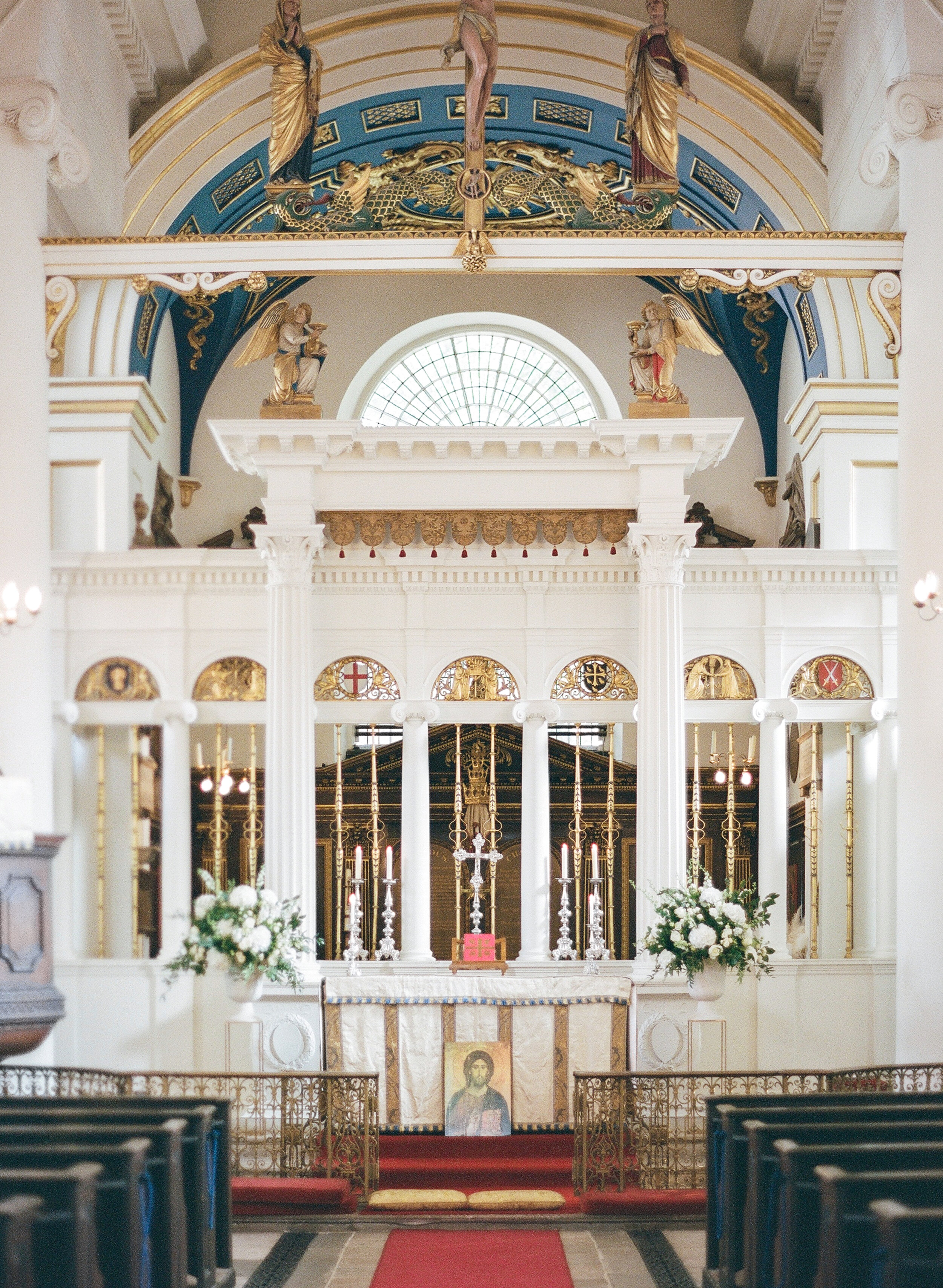 Lily & Sage | Luxury Wedding Planner Luxury Wedding Stylist Destination Wedding London Claridge’s Wedding London Wedding French Style Wedding White Wedding Green and White Wedding | Molly Carr