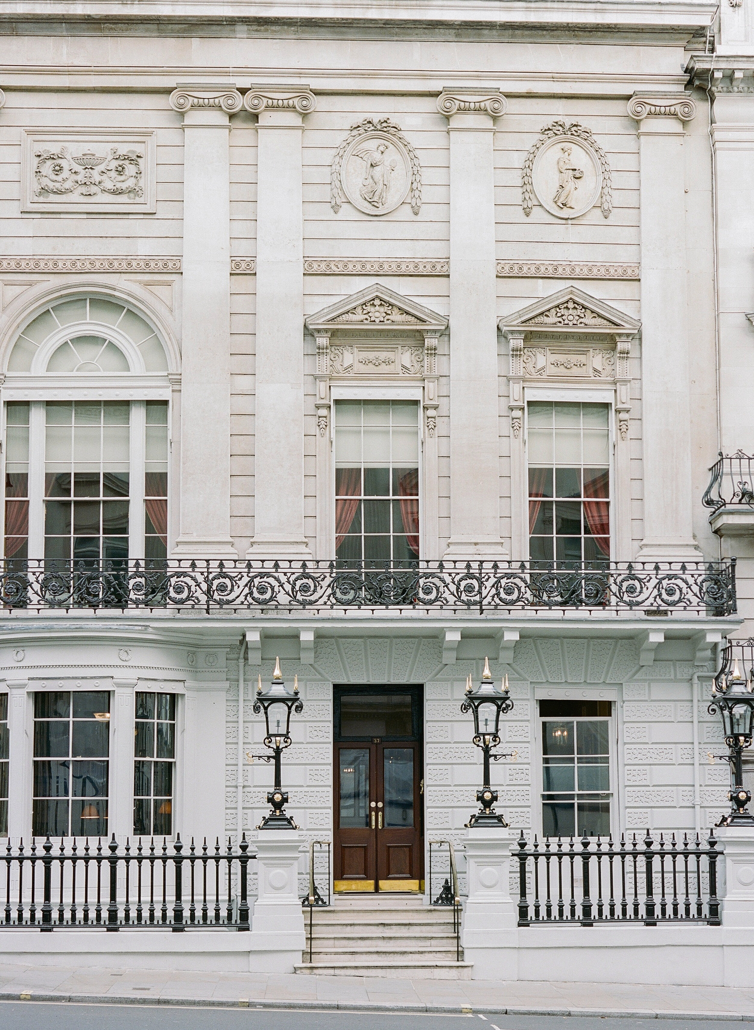 Lily & Sage | Luxury Wedding Planner Luxury Wedding Stylist Destination Wedding London Claridge’s Wedding London Wedding French Style Wedding White Wedding Green and White Wedding | Molly Carr