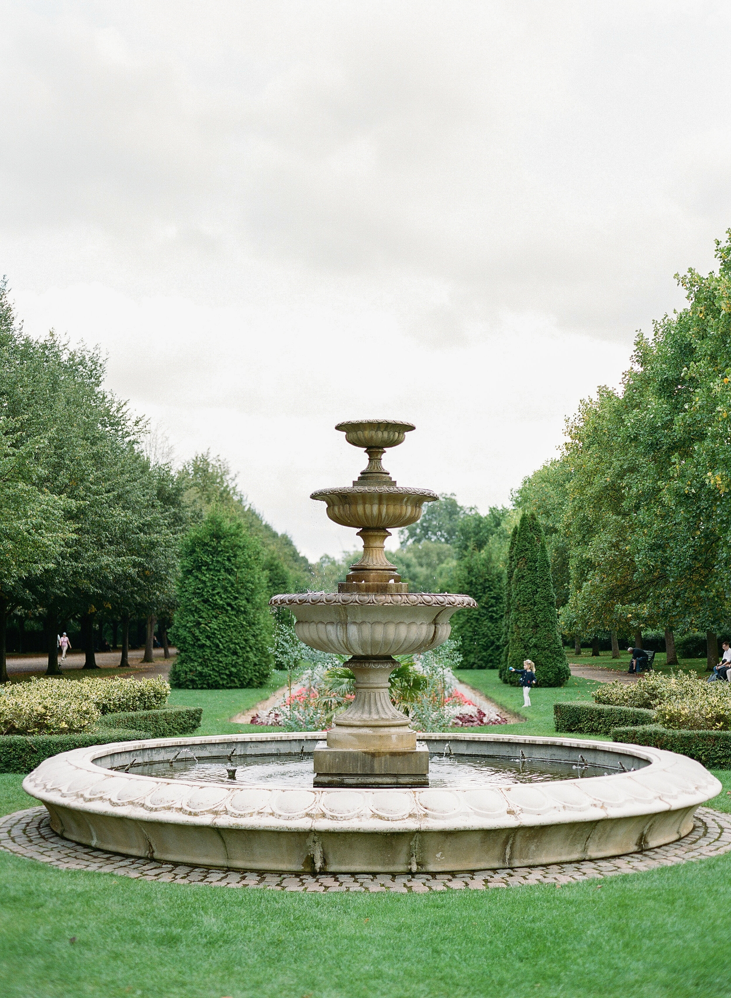 Lily & Sage | Luxury Wedding Planner Luxury Wedding Stylist Destination Wedding London Claridge’s Wedding London Wedding French Style Wedding White Wedding Green and White Wedding | Molly Carr