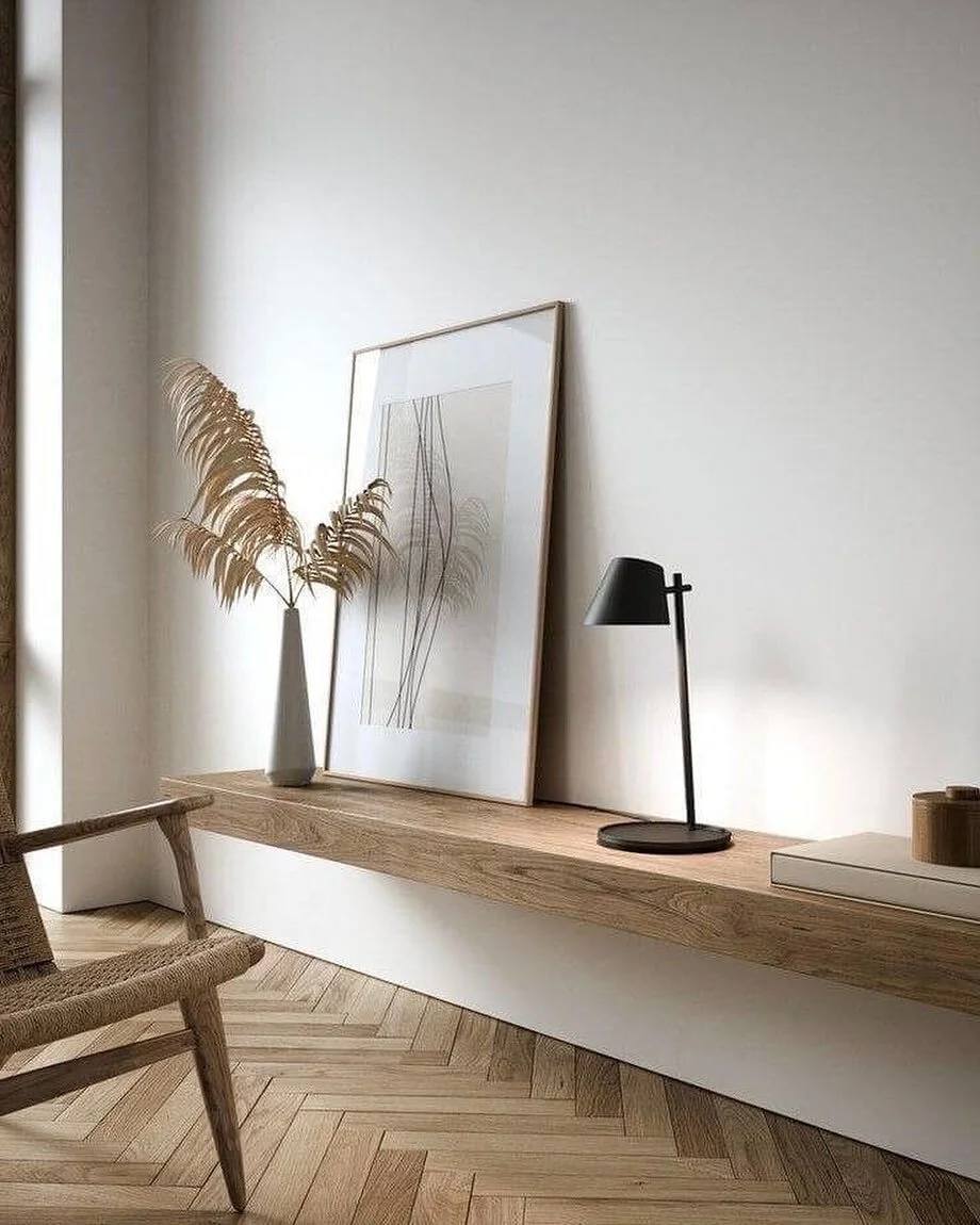 🤍 My living room shelf design concept captured perfectly in this gorgeous image. Hopefully we are only a few months away from a real life &lsquo;shelfie&rsquo; hitting this grid! 
.
I&rsquo;ve got some steel brackets being fabricated locally which w
