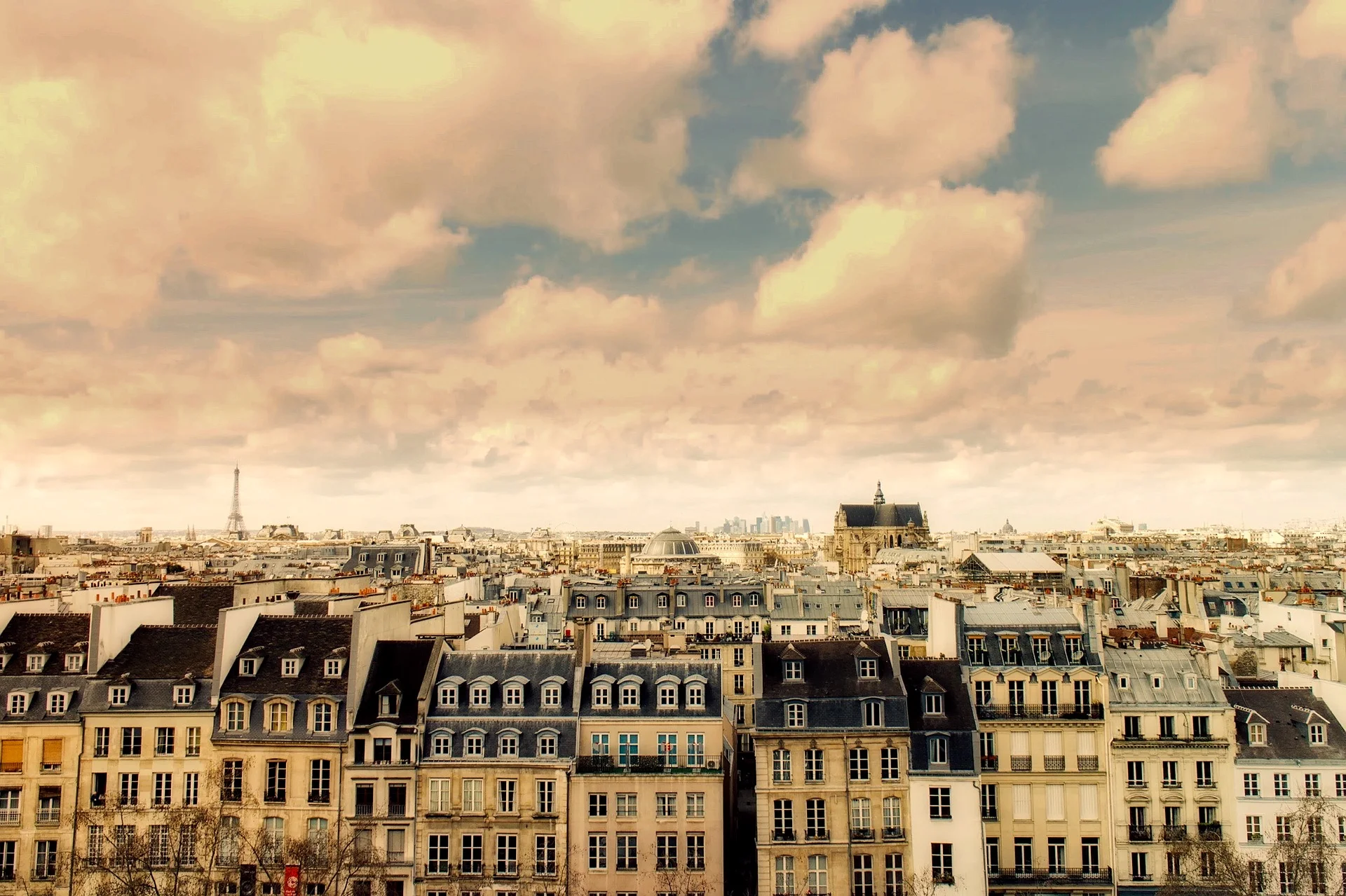 paris-2340852_1920.jpg