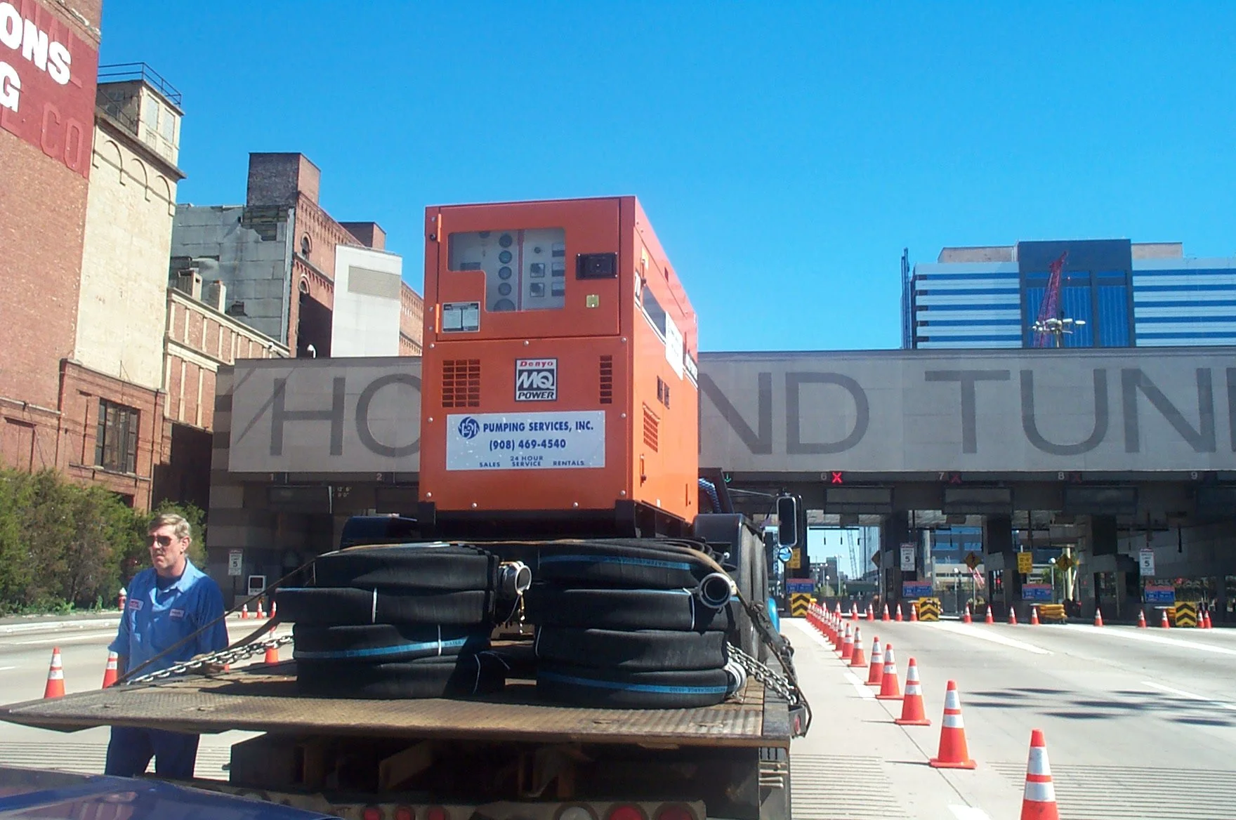 WTC9182001 001.jpg