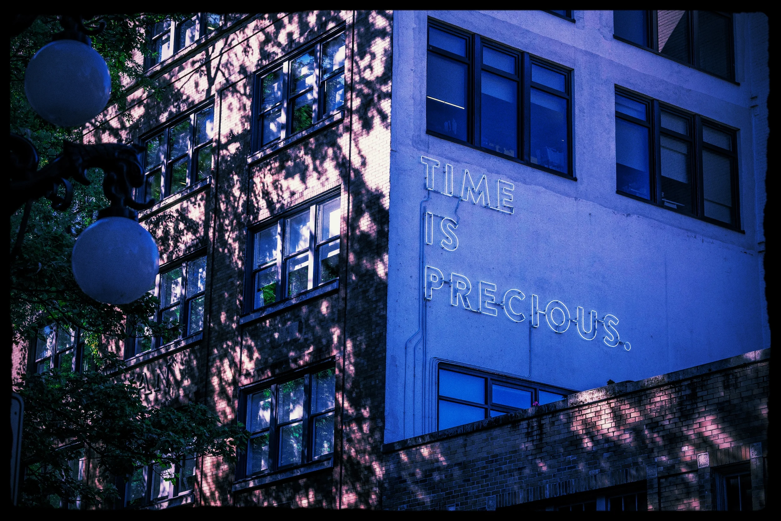 The Benefits of Using a Bookkeeping Service