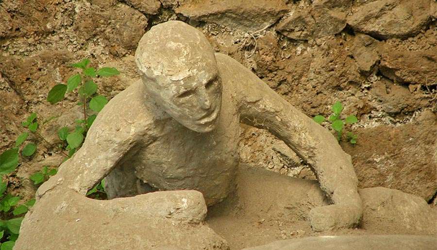 The cast of a corpse found in the Garden of Fugitives. Daniele Florio / Wikimedia Commons.