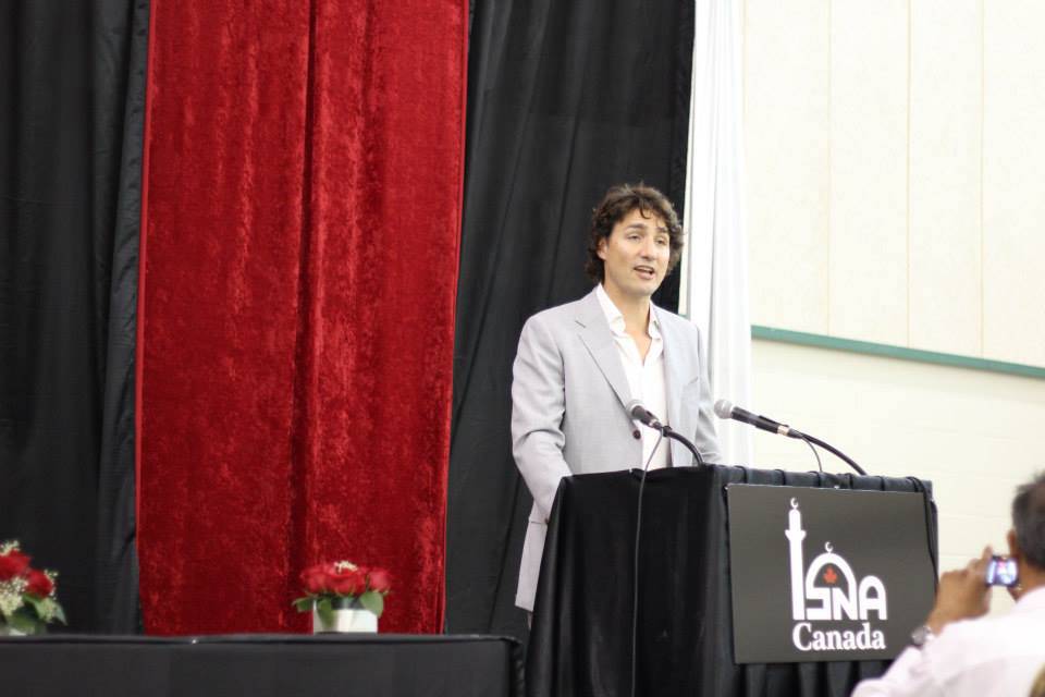 An image from a Facebook post by ISNA-Canada on Justin Trudeau’s 2013 visit to the organization, when he was Liberal leader.
