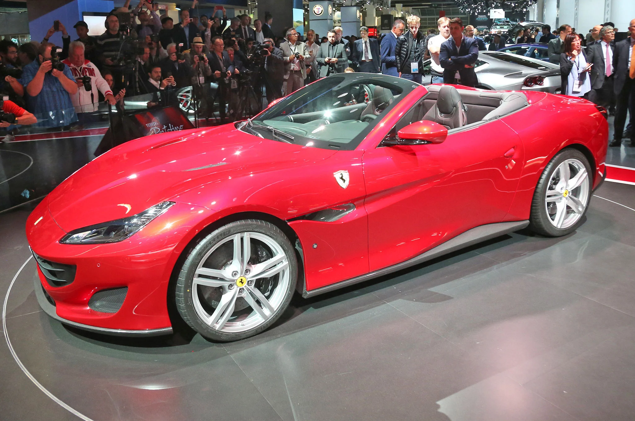Ferrari-Portofino-in-Frankfurt-front-side-view.jpg