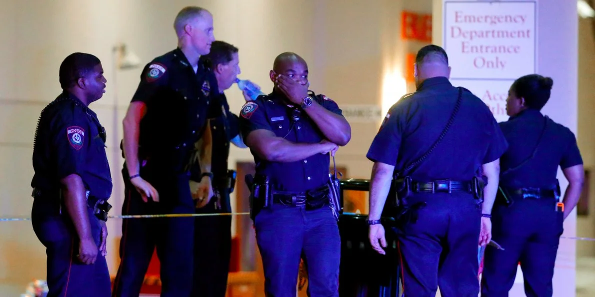 Police officers shot, at least 5 killed in sniper attack in Dallas - Business Insider