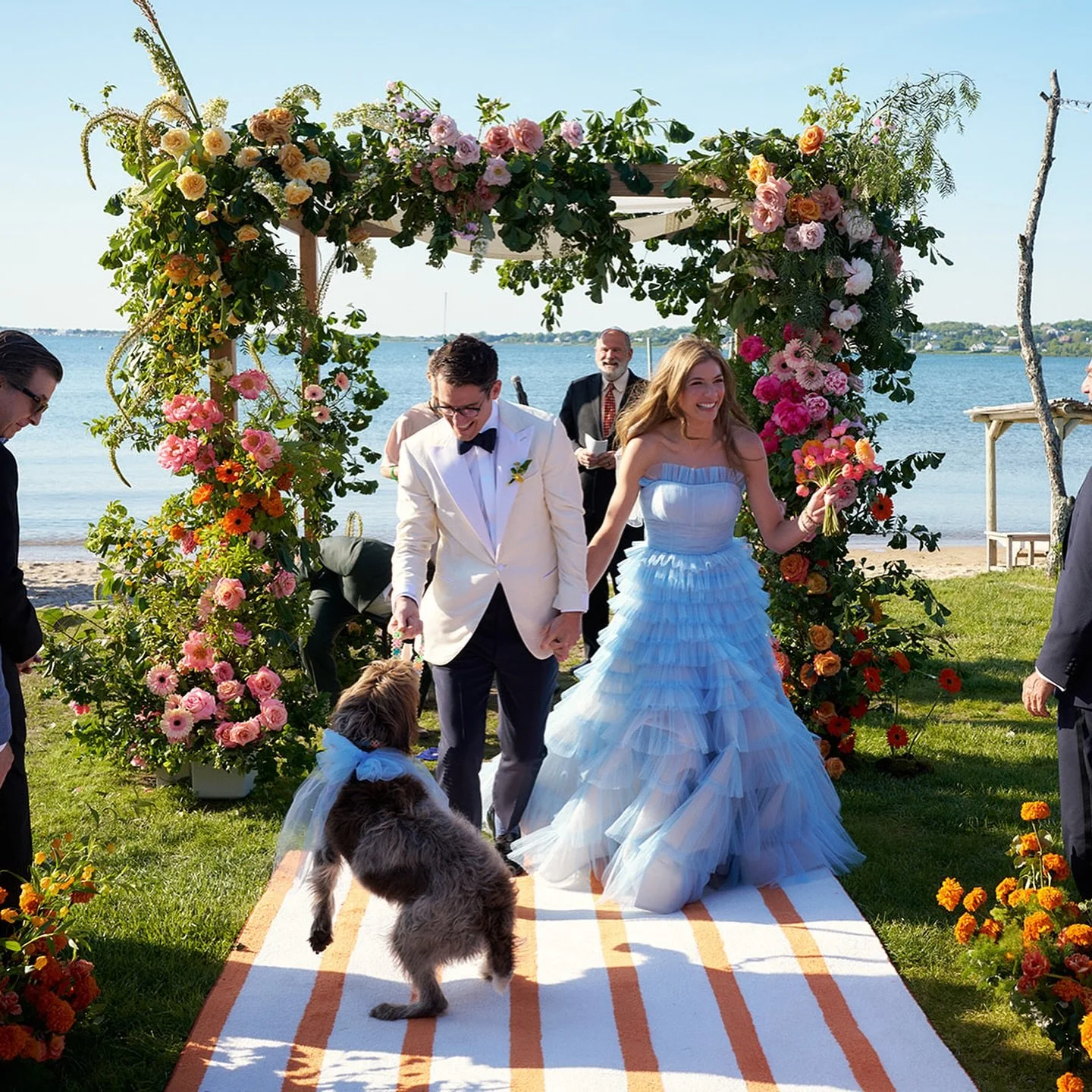 Thankful other brides can be inspired by Jackie&rsquo;s free spirit and whimsy. You should always be yourself on your wedding day and this includes your attire!
&bull;
So appreciative to have another client that was excited to go out of the box and h