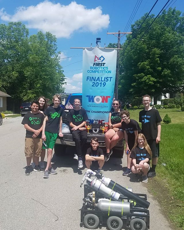 Ready for the White Oak Memorial Day parade with both our FRC team and our two FLL teams! Be on the lookout for candy and t shirts from our t shirt cannon!

#MakeFIRSTLoud 
#FIRST 
#FIRSTRobotics 
#AmpdRobotics 
#1708
#Merica