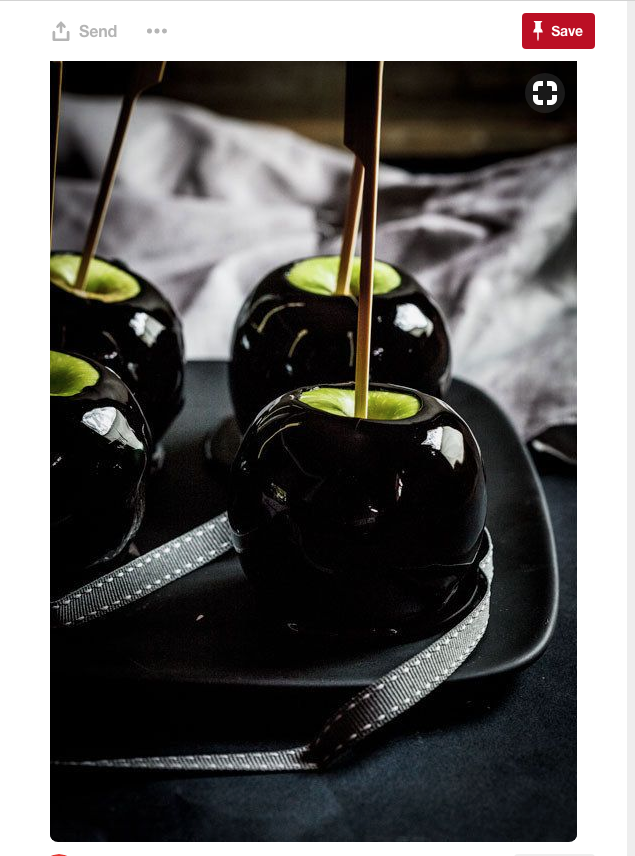 I tell you what, it's just not Halloween if there aren't candy apples! And these are just amazing...so elegant and classy and Halloween!