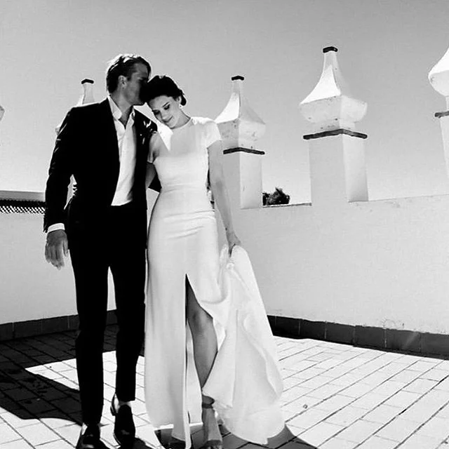 We interrupt our regularly scheduled programming to bring you the #sarahsevenloveclub. Andi, you look incredible in Kir, thank you for choosing us at @bluebridalaustin 
Photo by @donmashelen