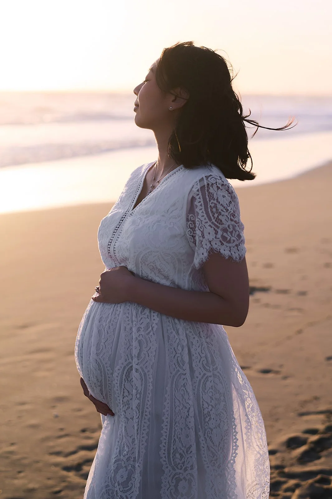 sunset-maternity-photoshoot-huntington-beach-orange-california.jpg