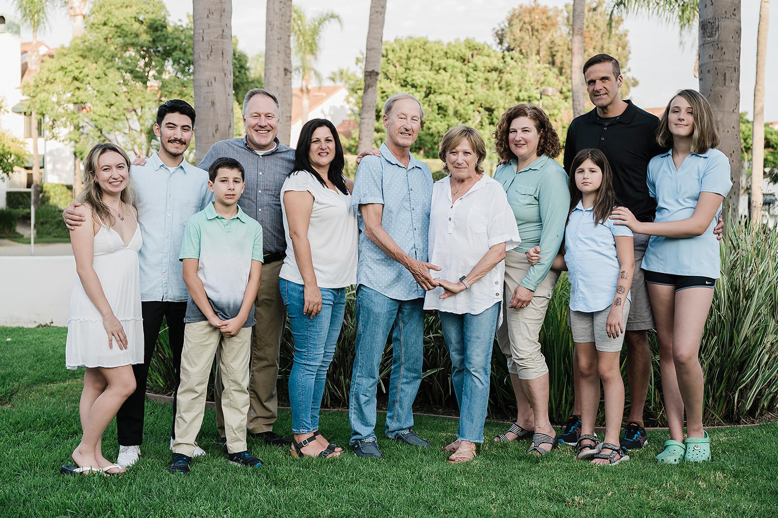extended-family-photoshoot-california.jpg