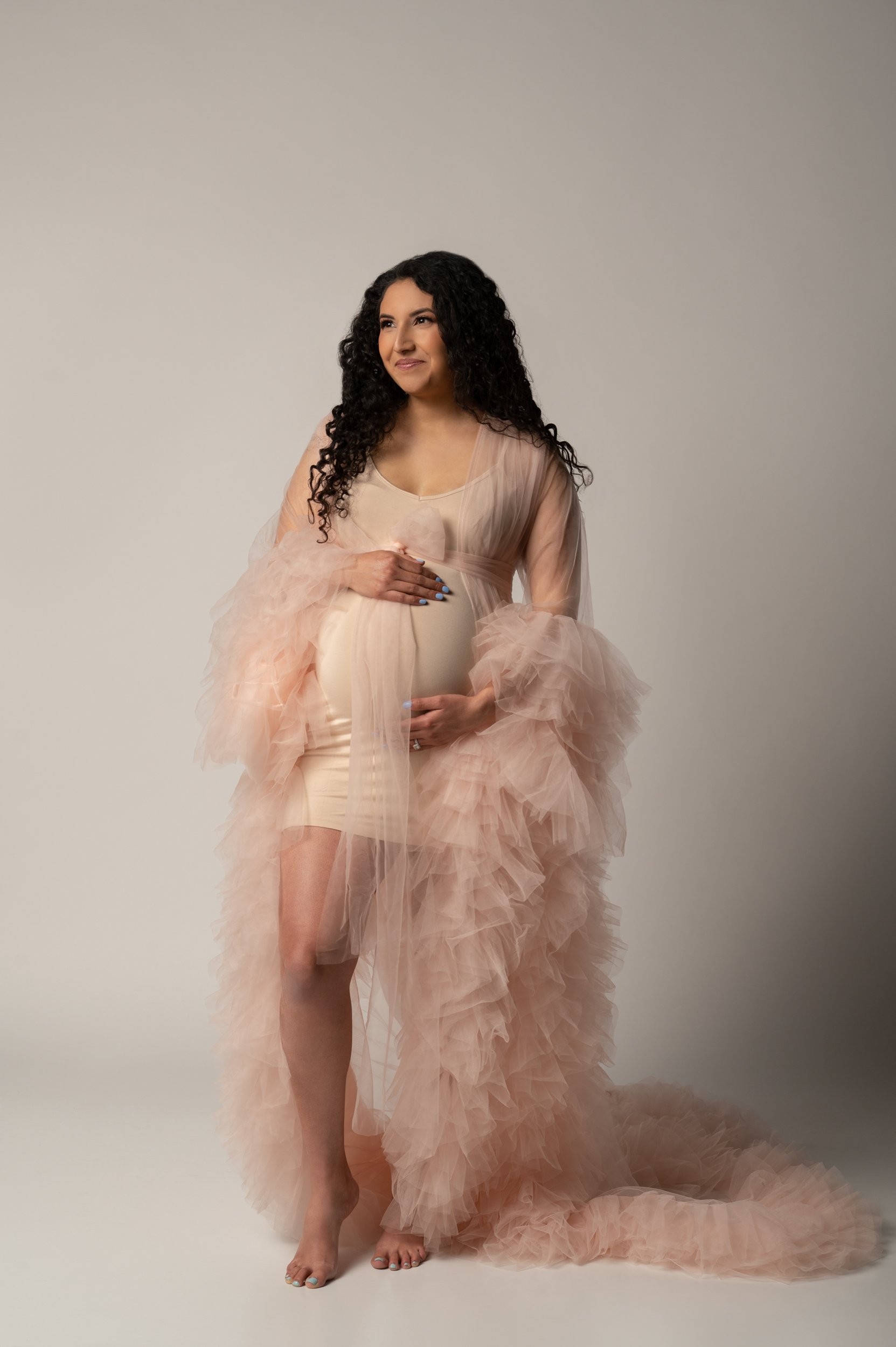 Top 5 Maternity Photoshoot Outfit Ideas For 2023 — Lauren Scott