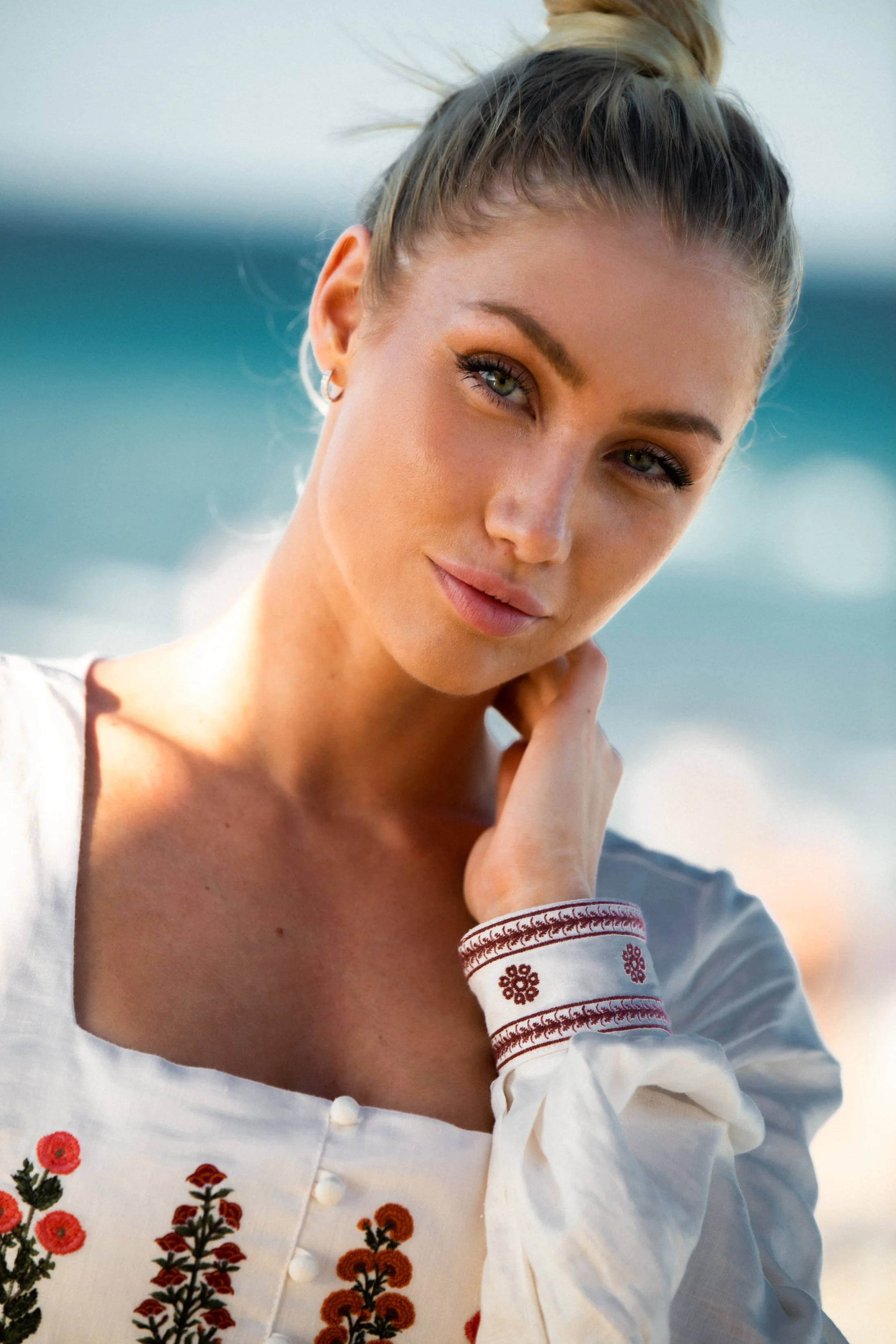 gallery_model_b1hgKX053Exm.jpg