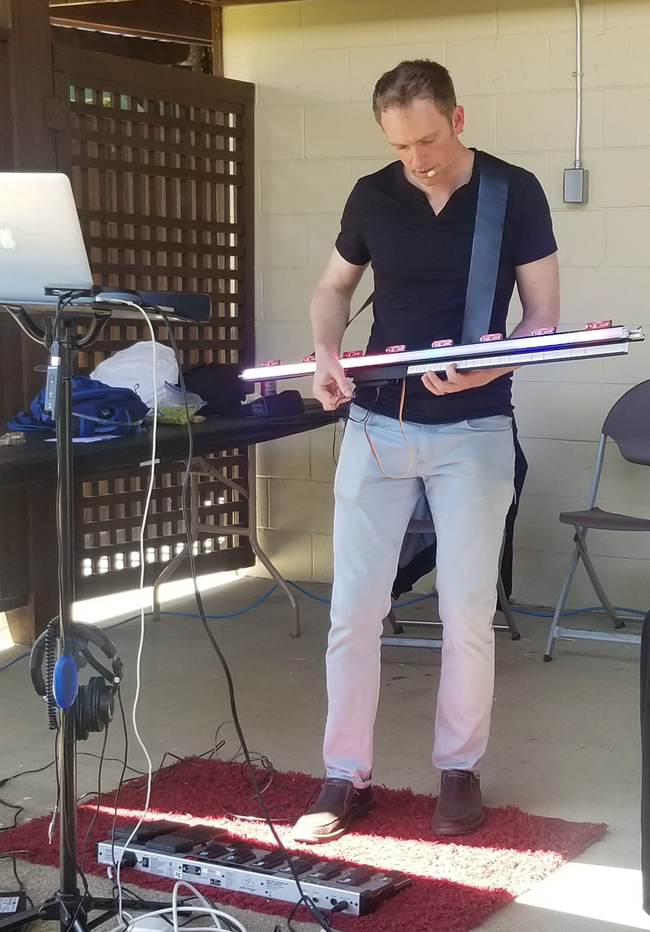 Dr. Chet Udell performs Optron at DaVinci Days