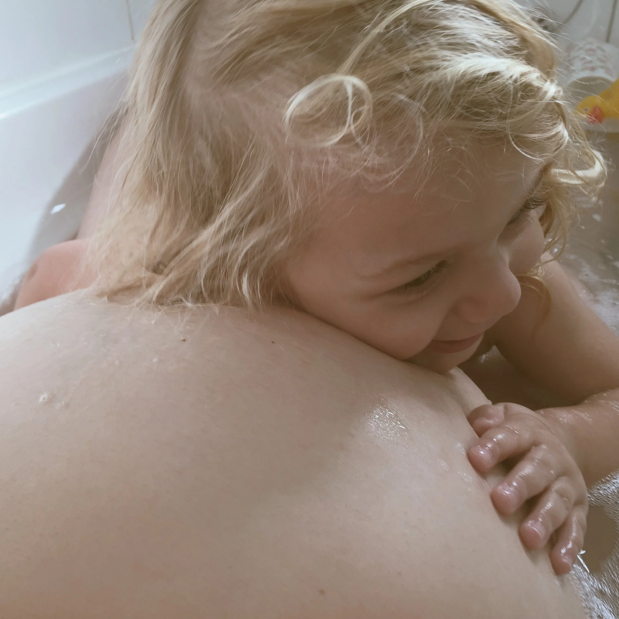 Sisterly Love // Bonding Before Baby Arrives