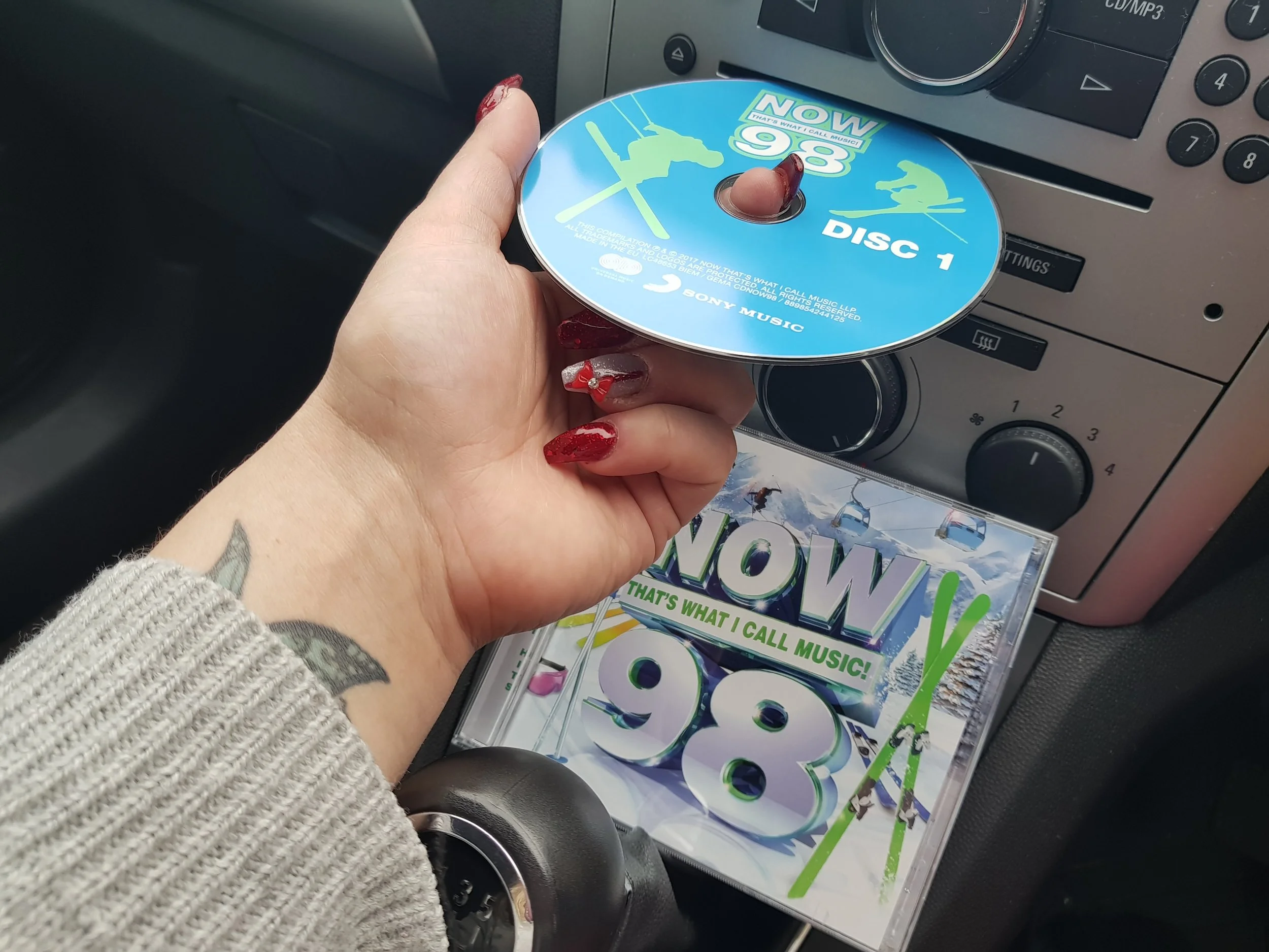 17 Gift Ideas For Her Christmas Gift Guide Me Becoming Mum