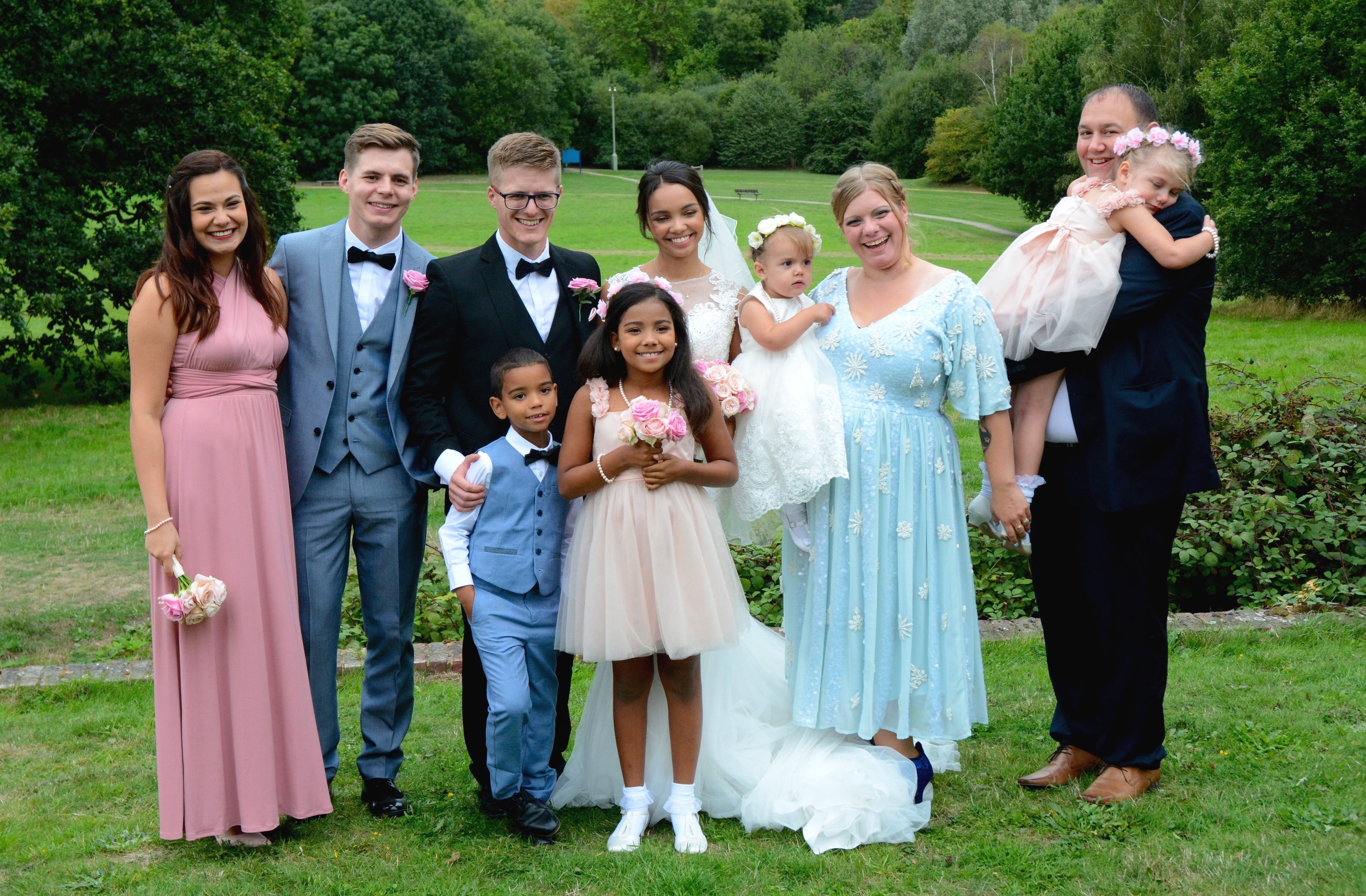 Siblings and their families wedding photo
