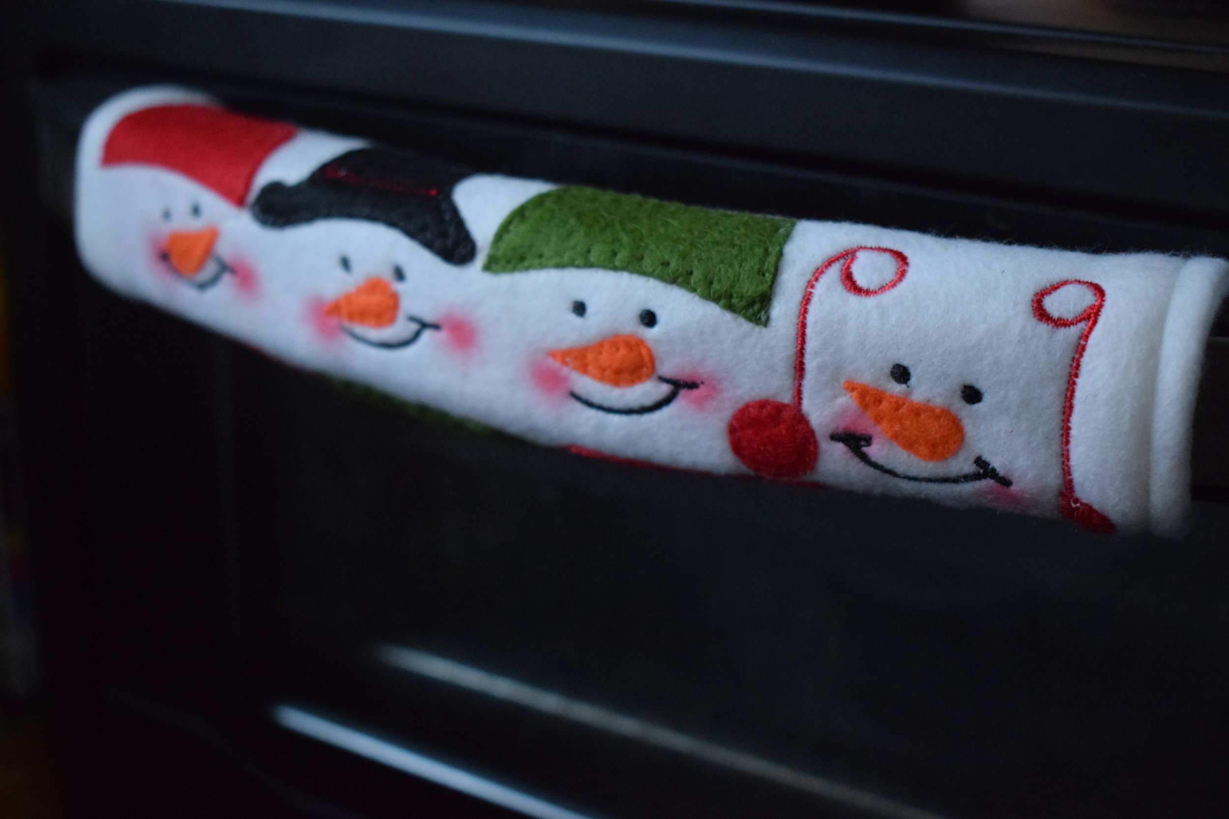 Snowman oven handle cover