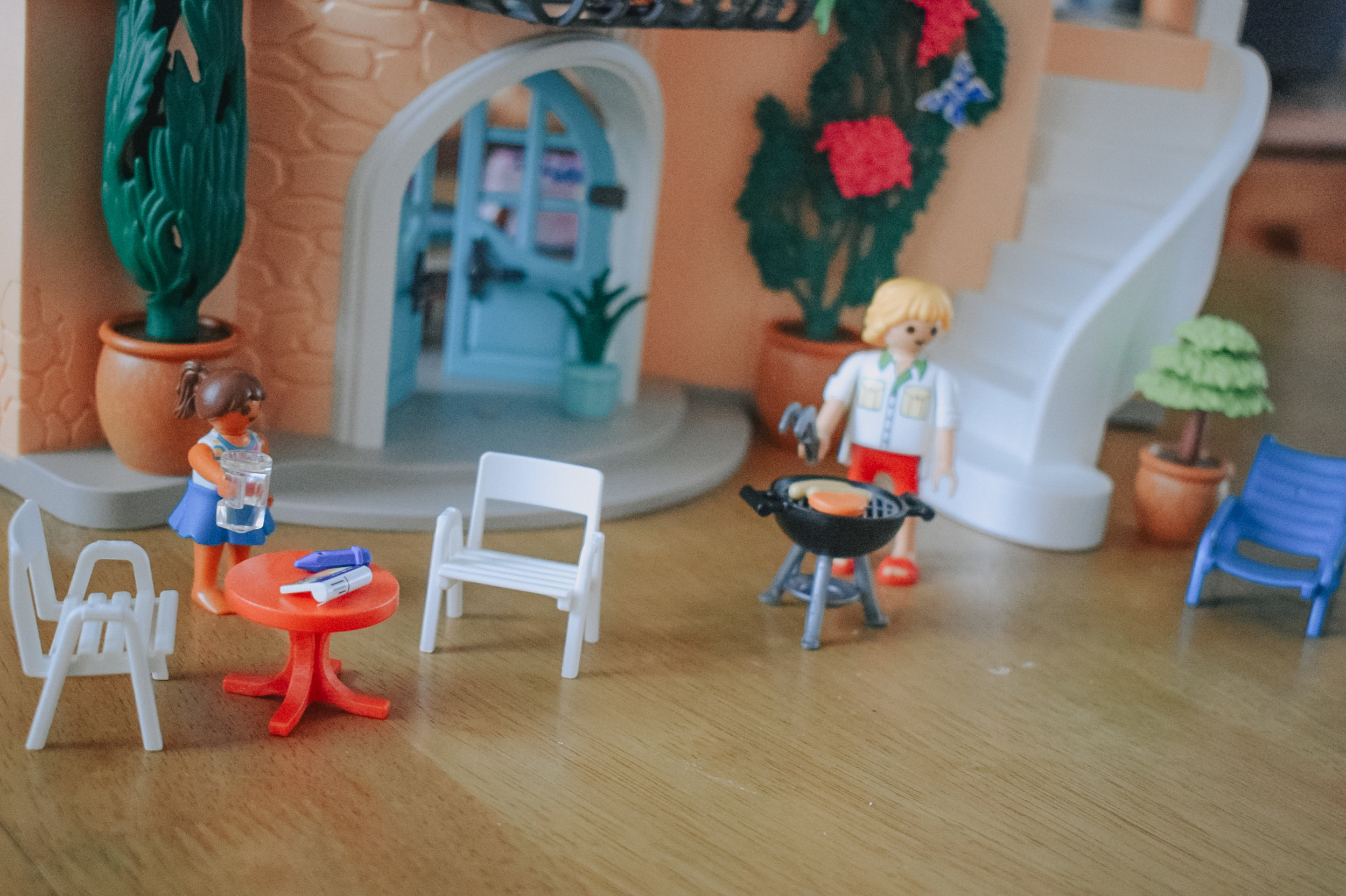 Playmobil Family Life 9420 summer villa set
