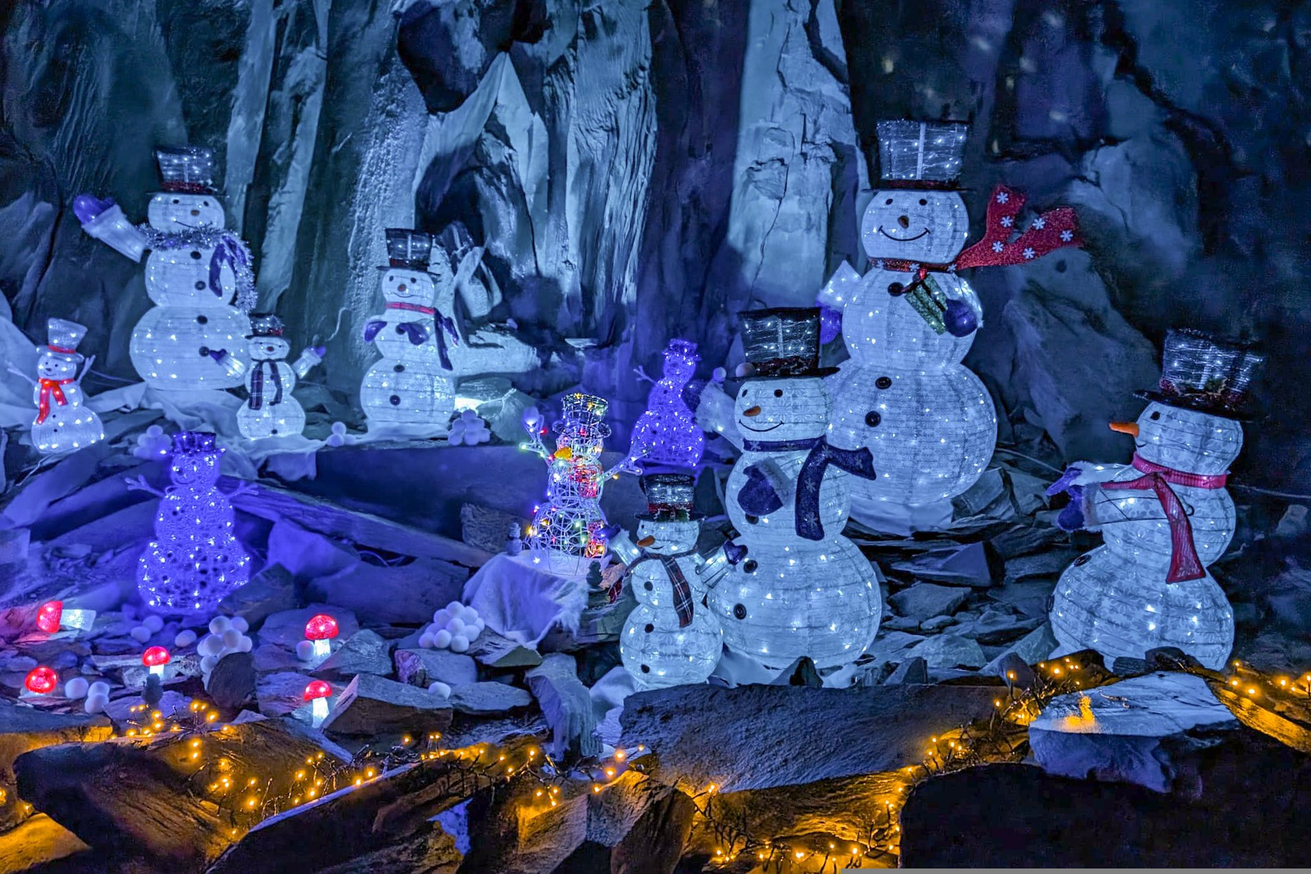 Snowmen in Snowman Cavern at Ho-Ho-Honister