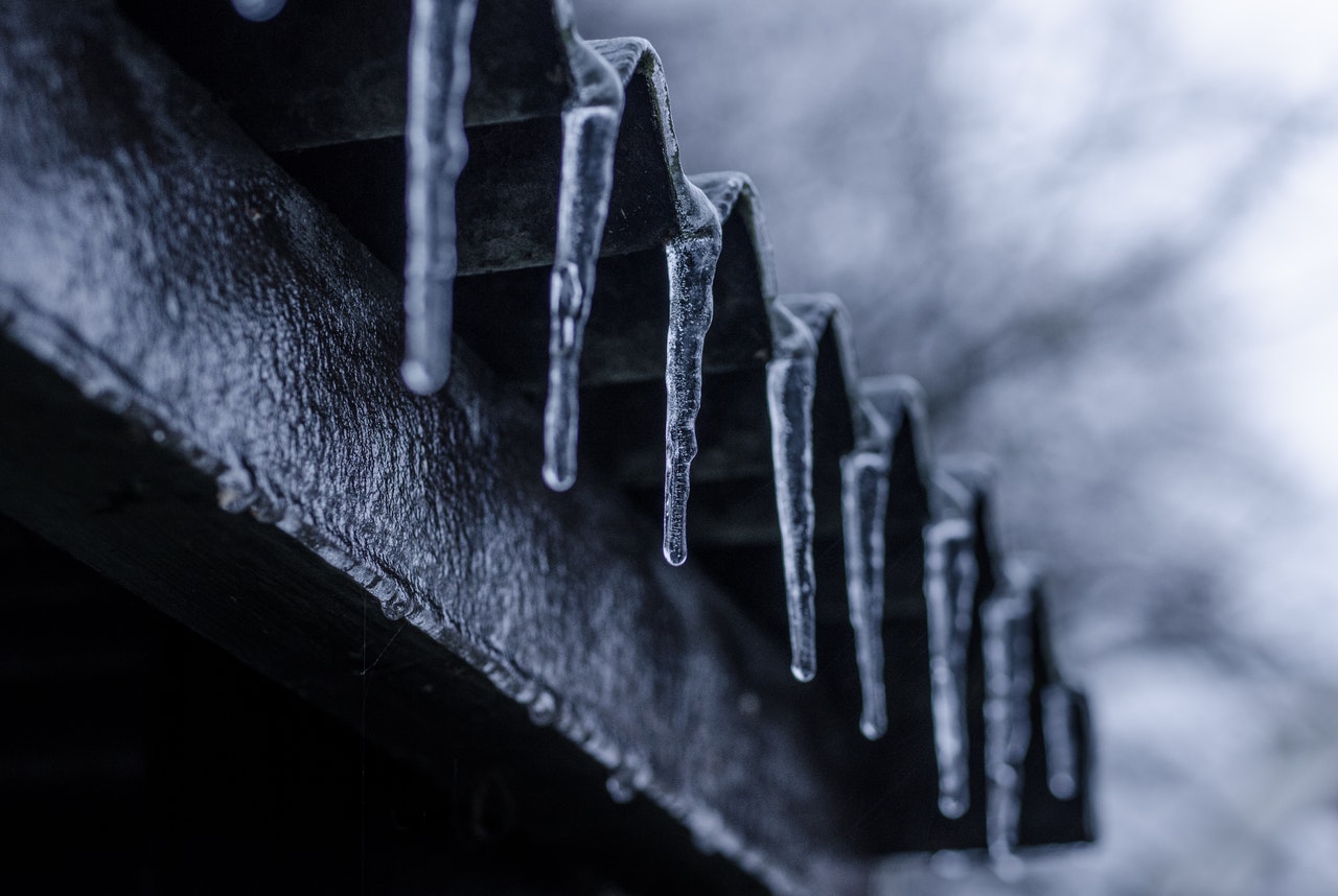 icicle-ice-winter-cold-730910.jpeg